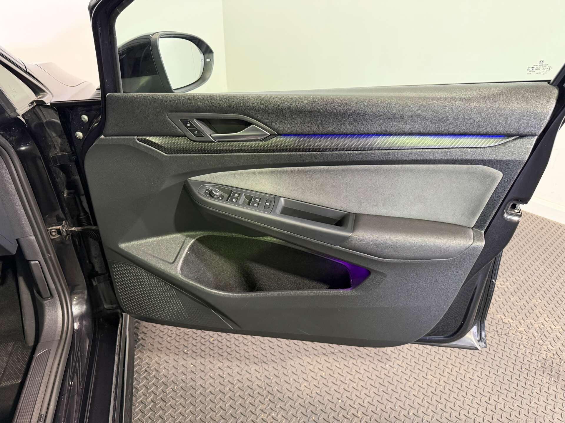 Volkswagen Golf view 19