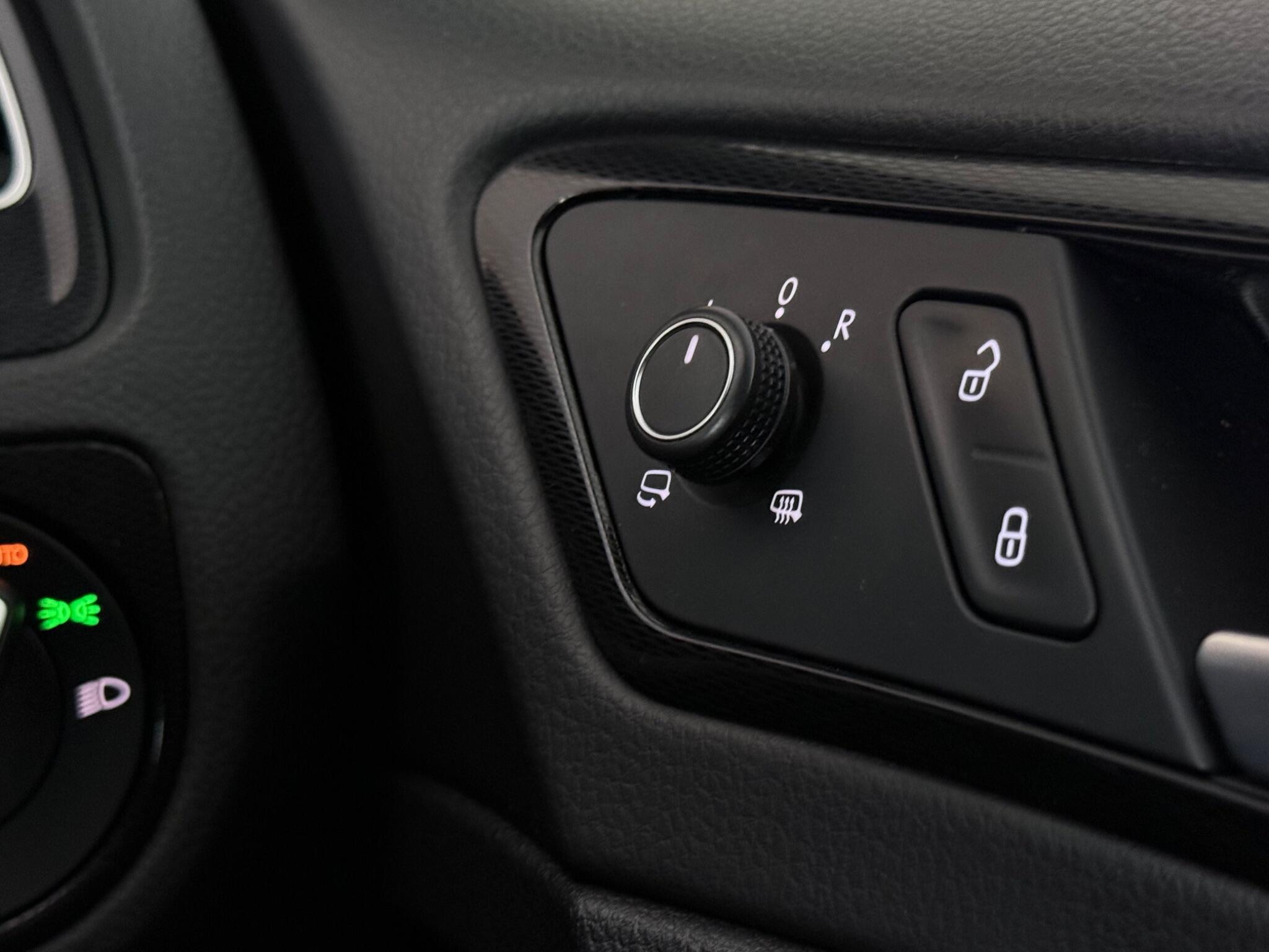 Volkswagen Golf view 18