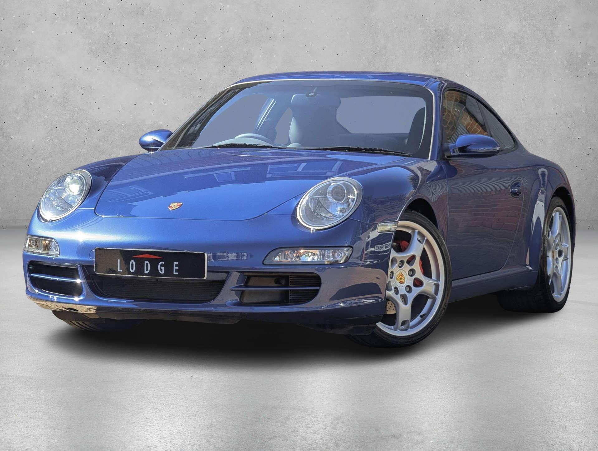 Porsche 911 view 3