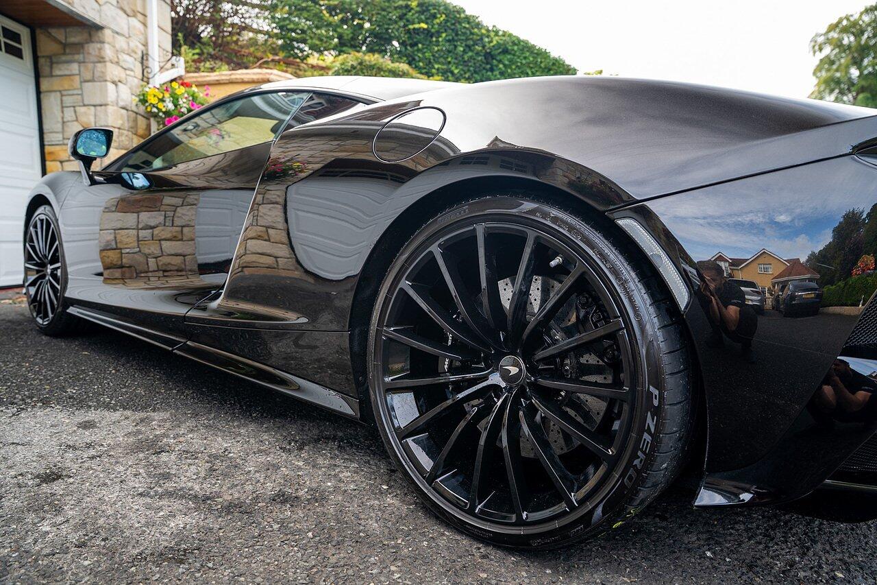 McLaren GT view 15