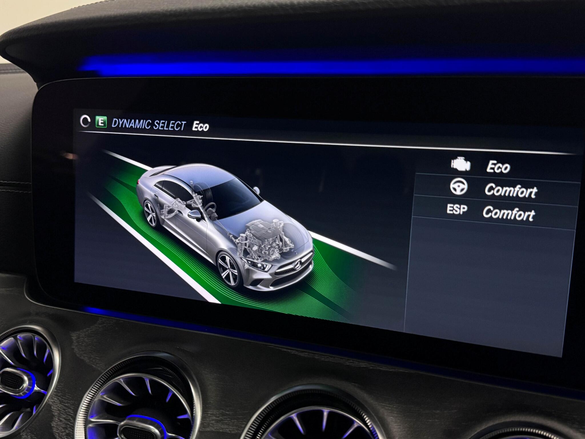 Mercedes-Benz CLS view 52