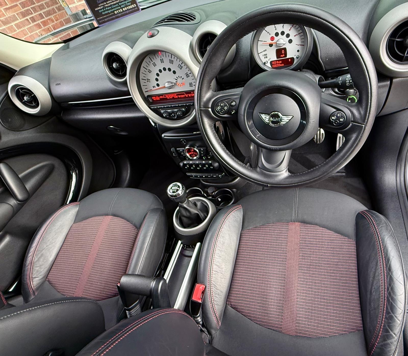 MINI Countryman view 16