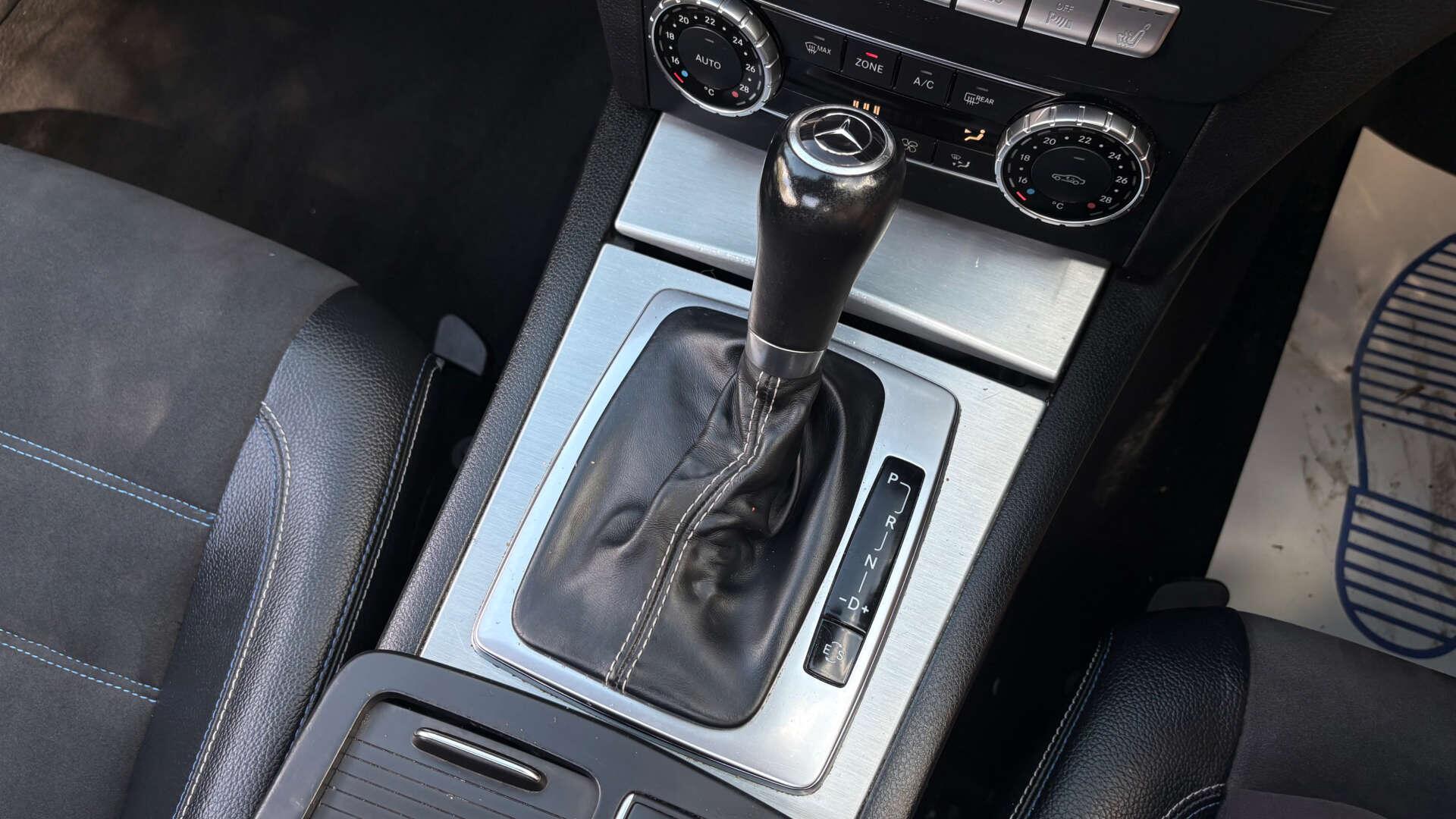 Mercedes-Benz C-Class view 30