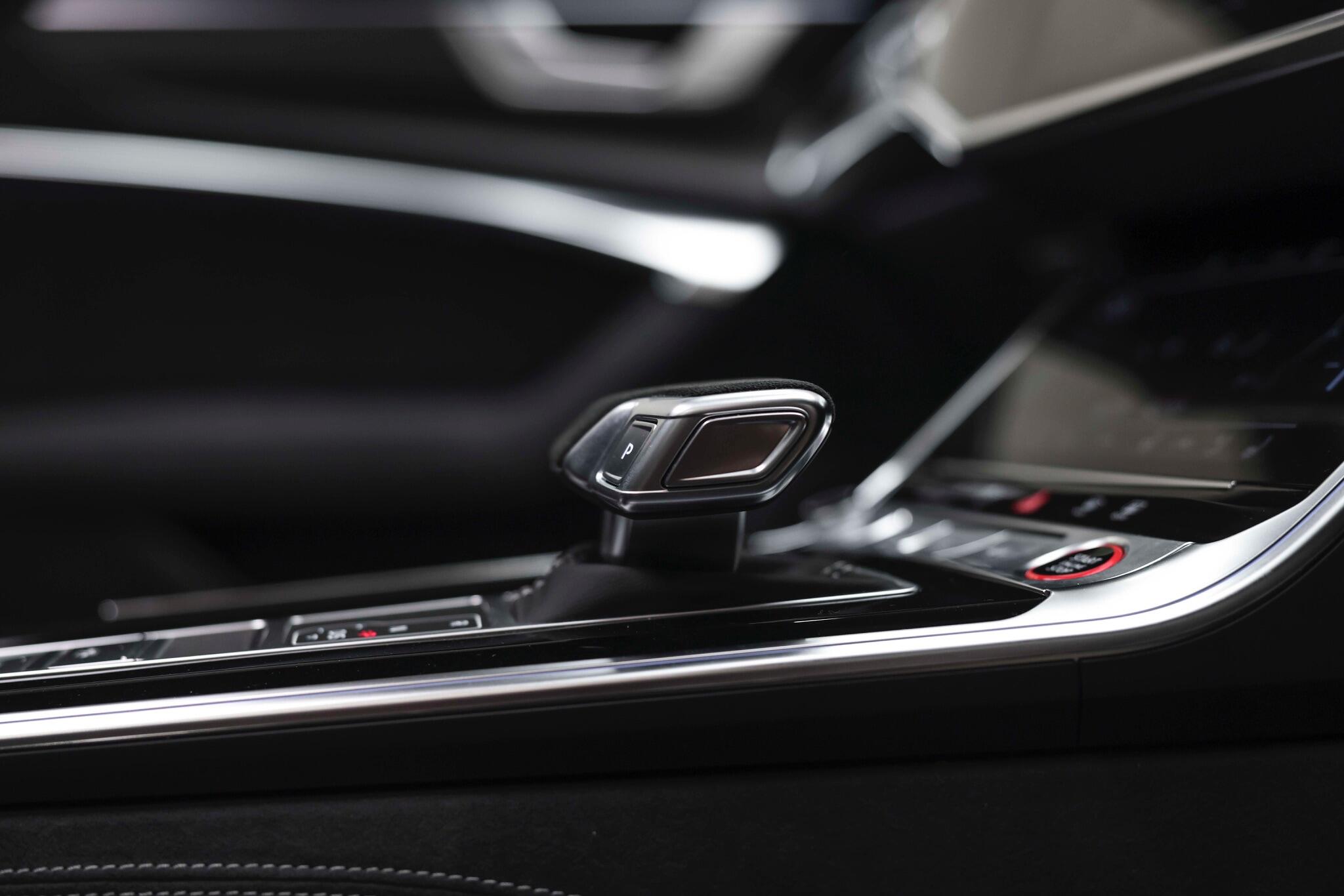Audi RS6 Avant view 45