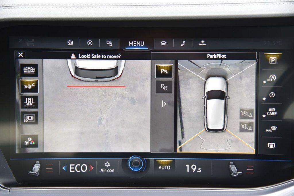 Volkswagen Touareg view 46