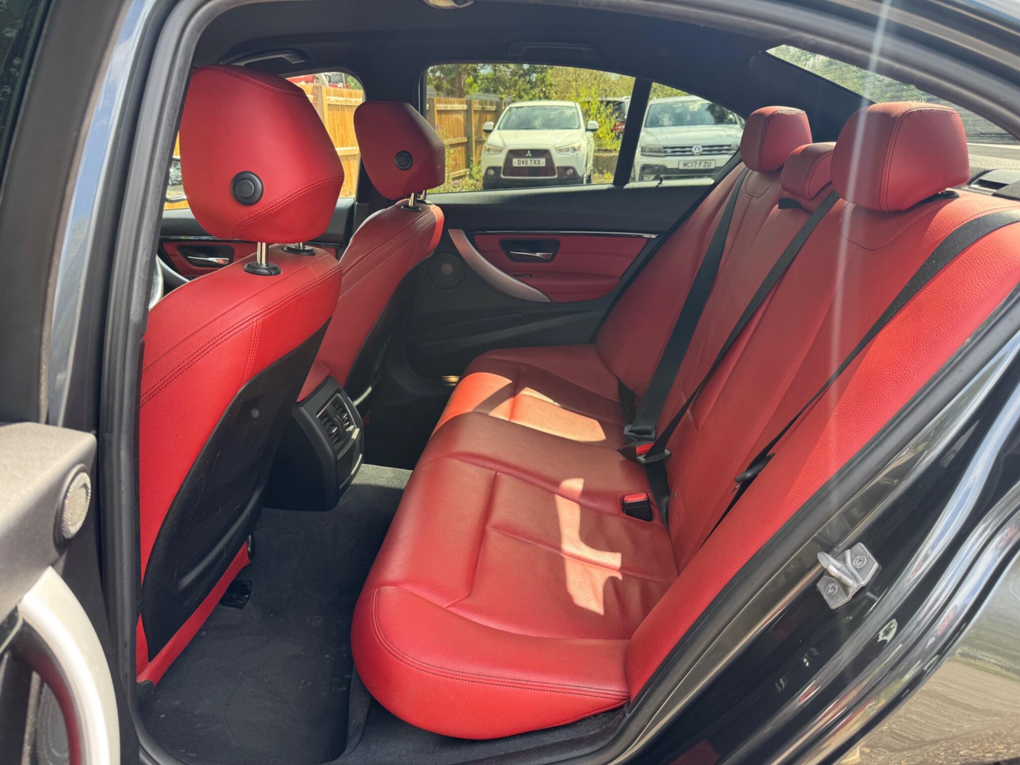 BMW 3 Series view 21
