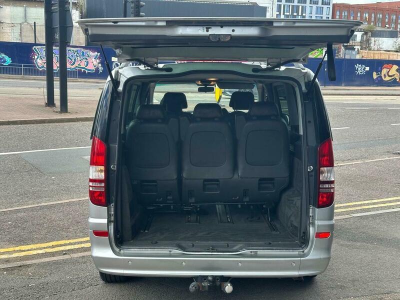 Mercedes-Benz Viano view 20
