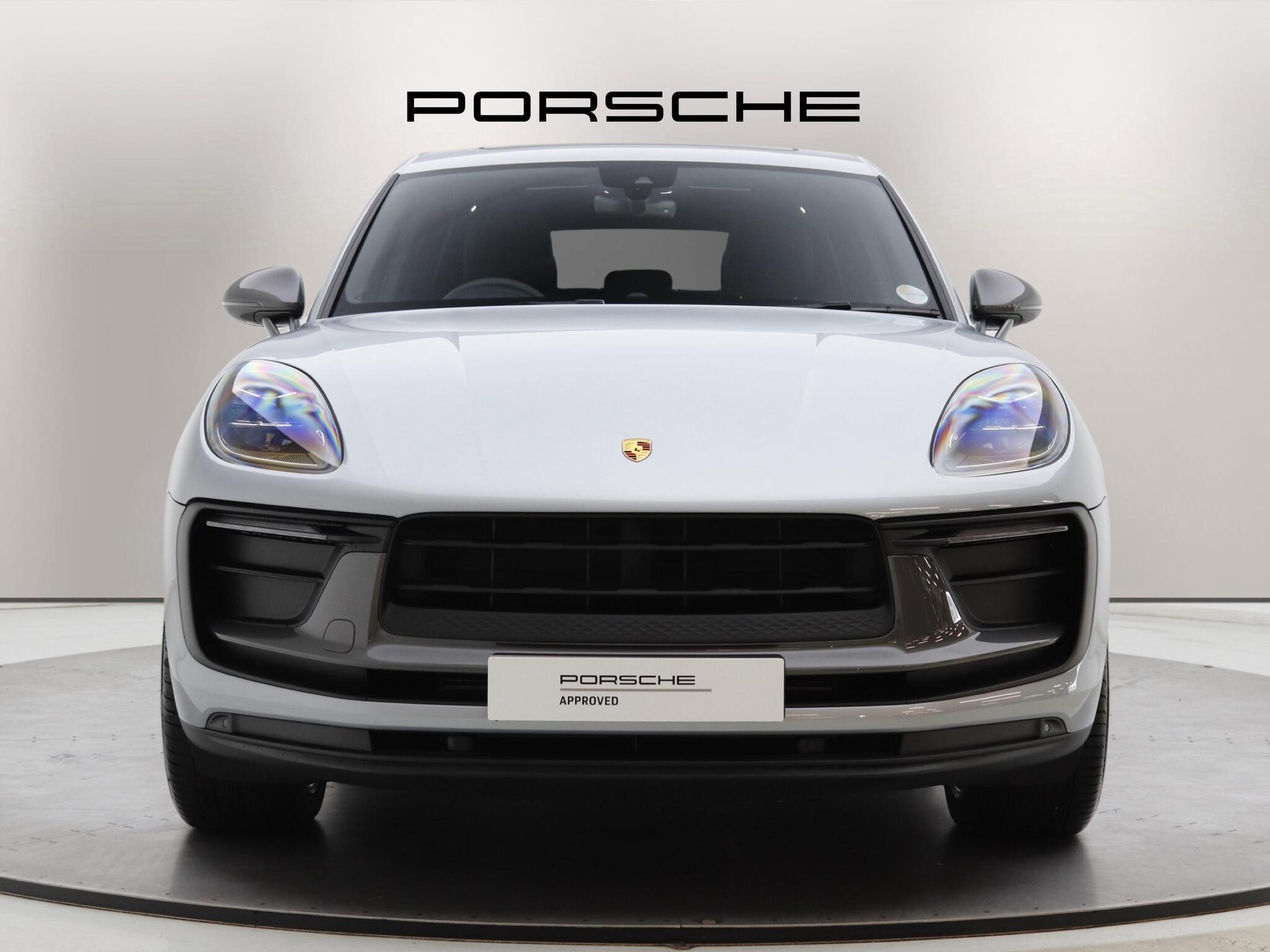 Porsche Macan view 6