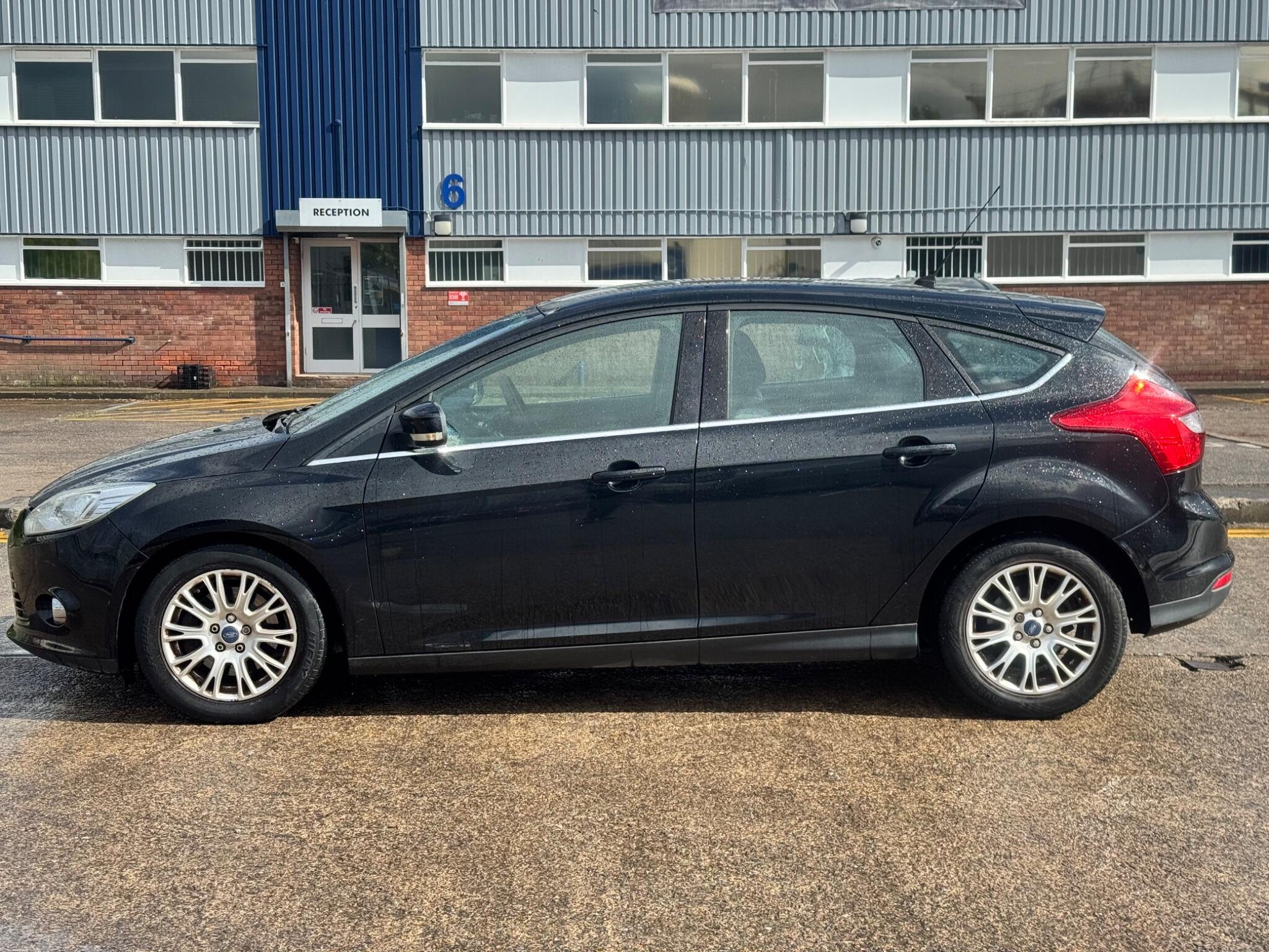 Ford Focus view 10
