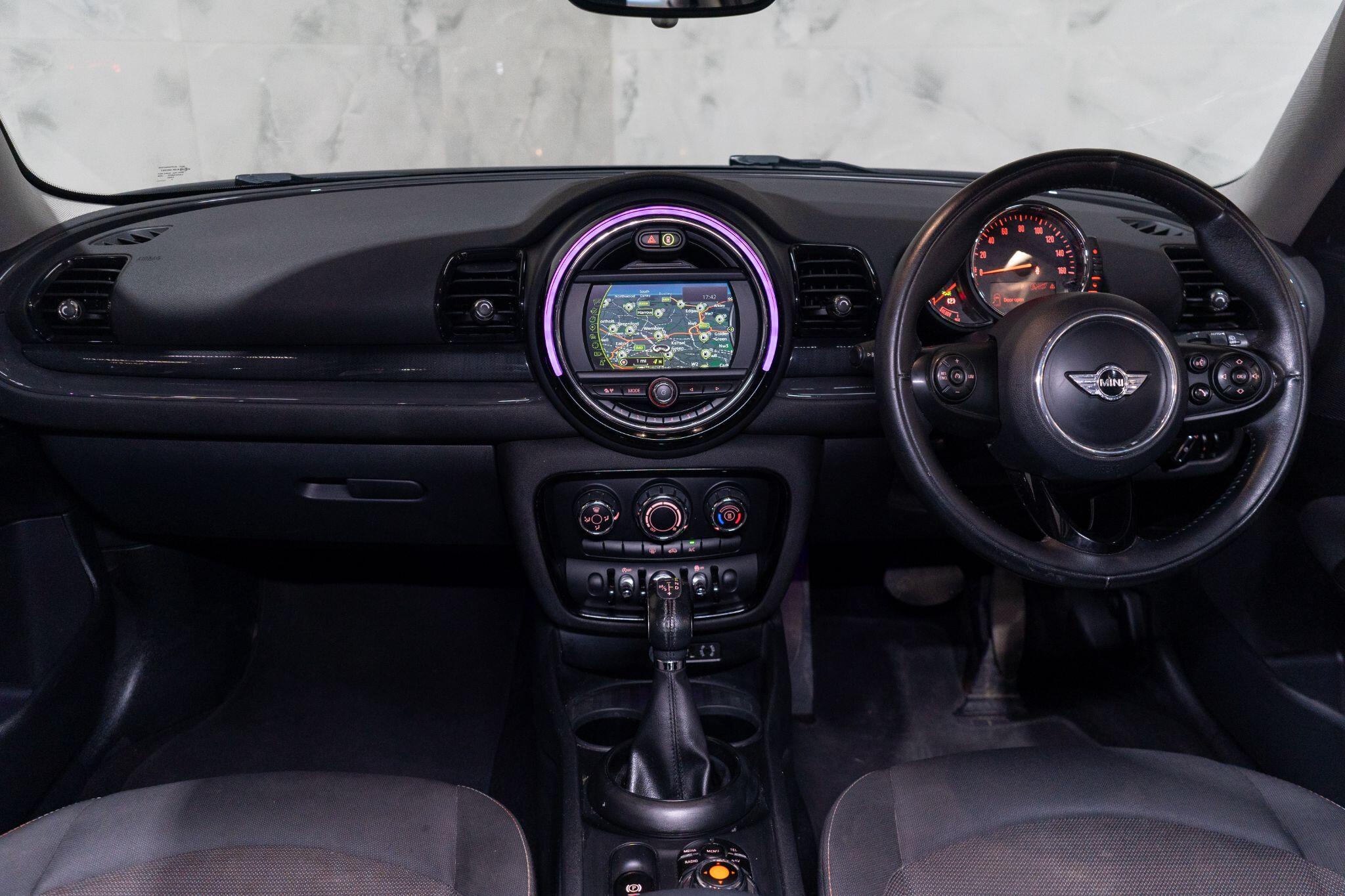Mini Clubman view 12