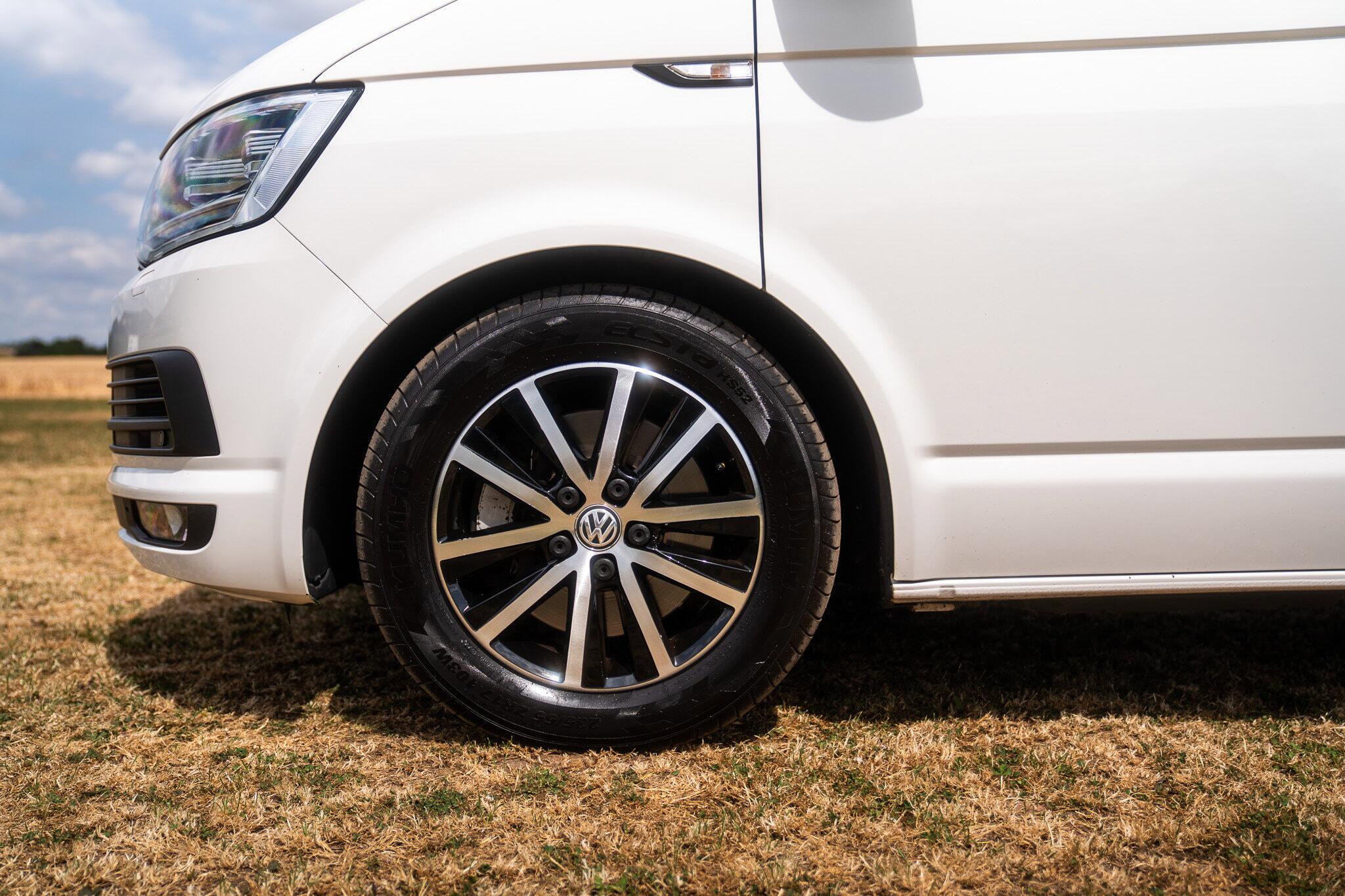 Volkswagen California view 13