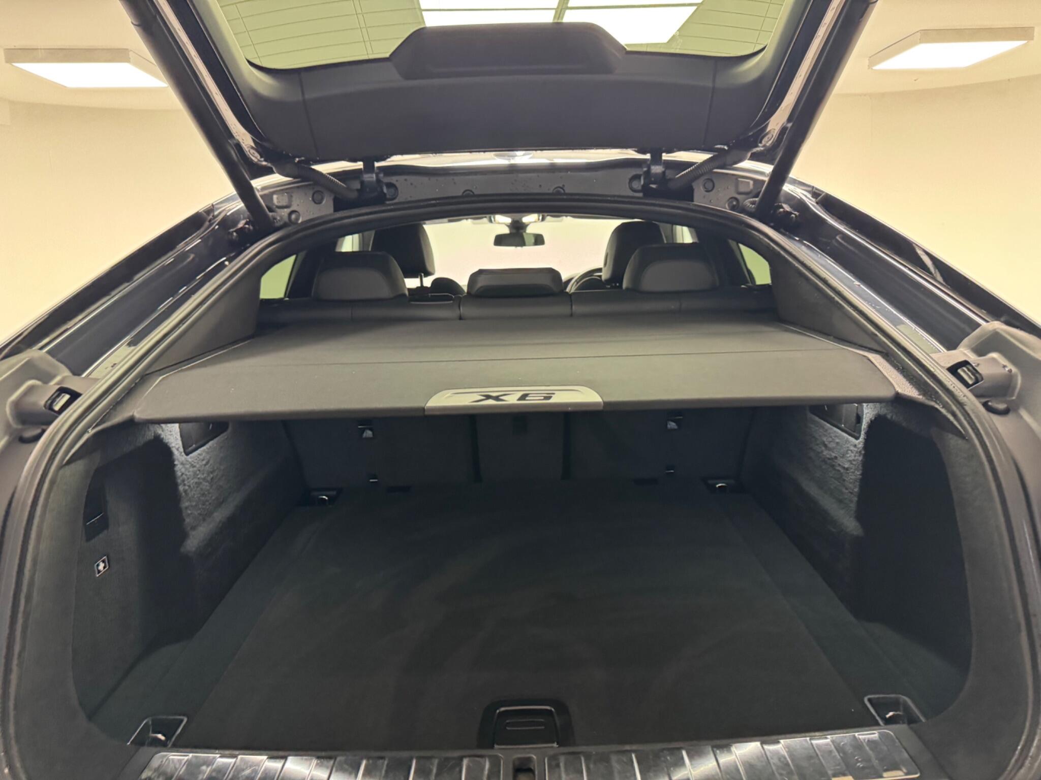 BMW X6 view 29