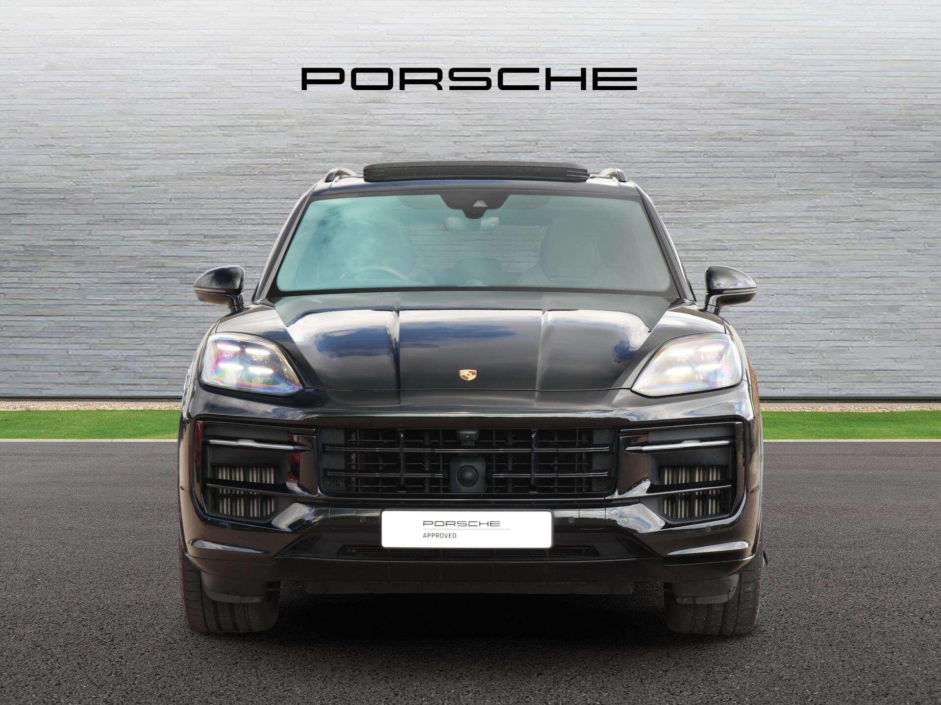 Porsche Cayenne view 8