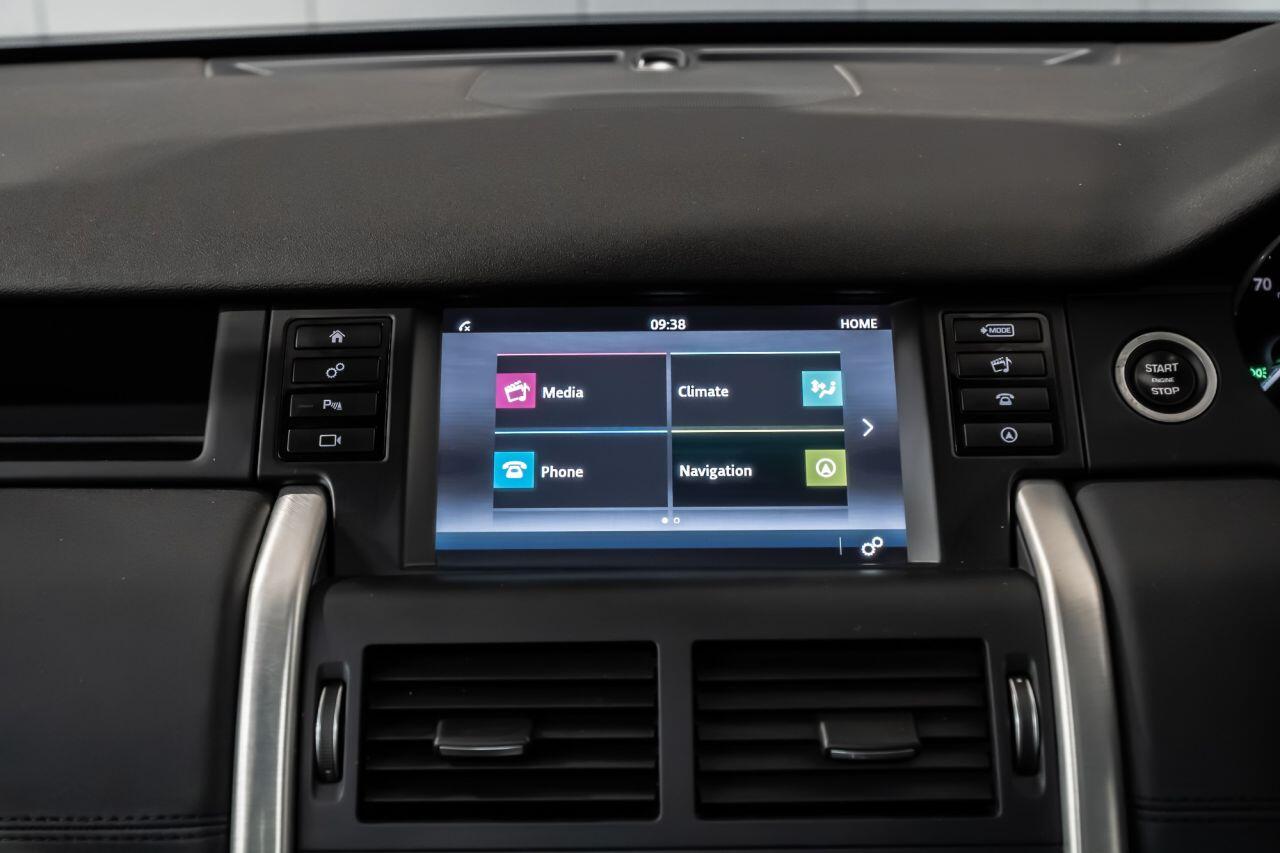 Land Rover Discovery Sport view 32