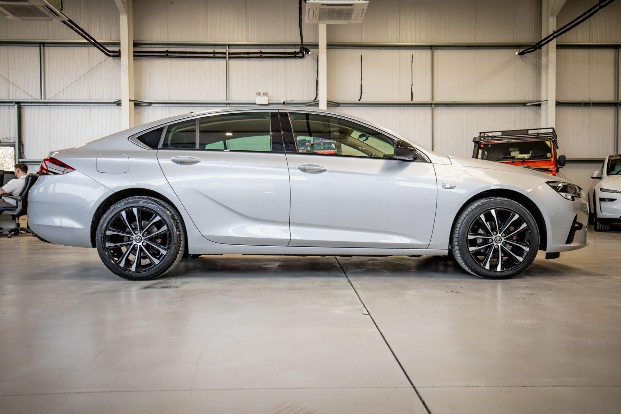 Vauxhall Insignia view 10