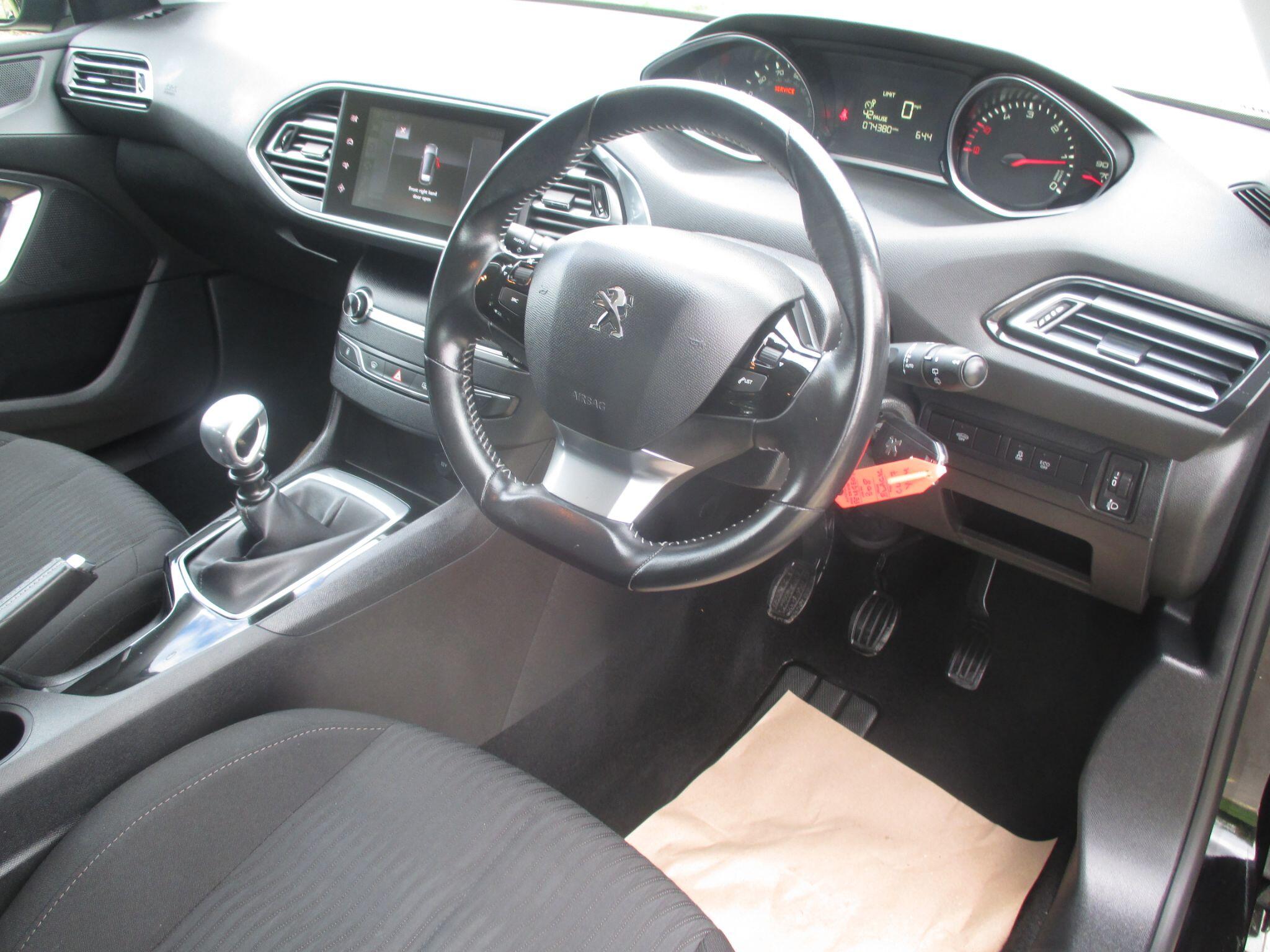 Peugeot 308 view 21