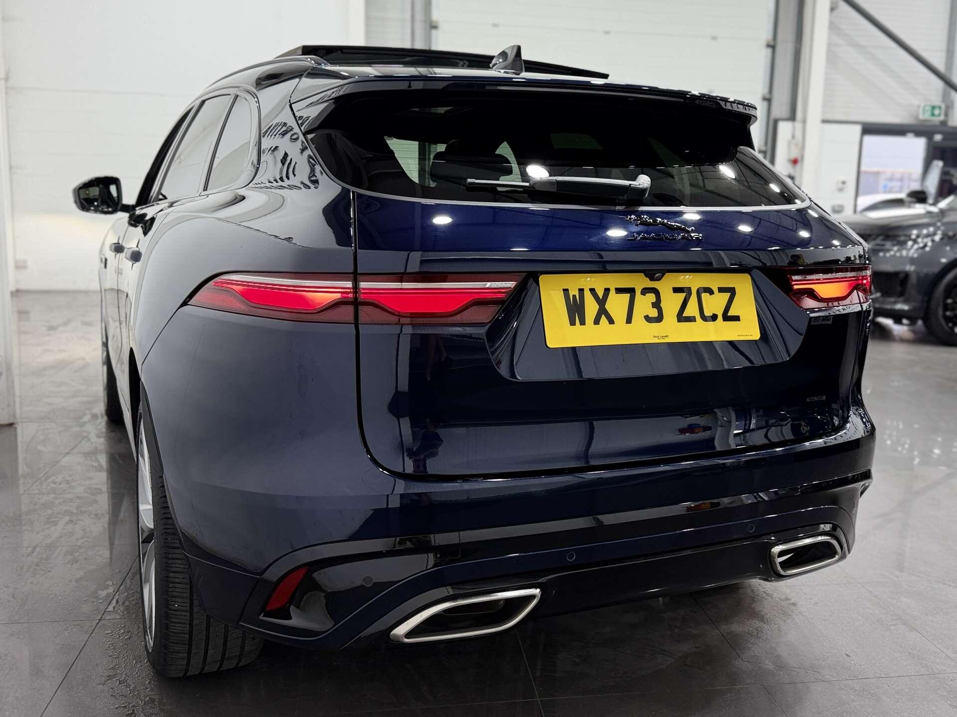 Jaguar F-Pace view 8