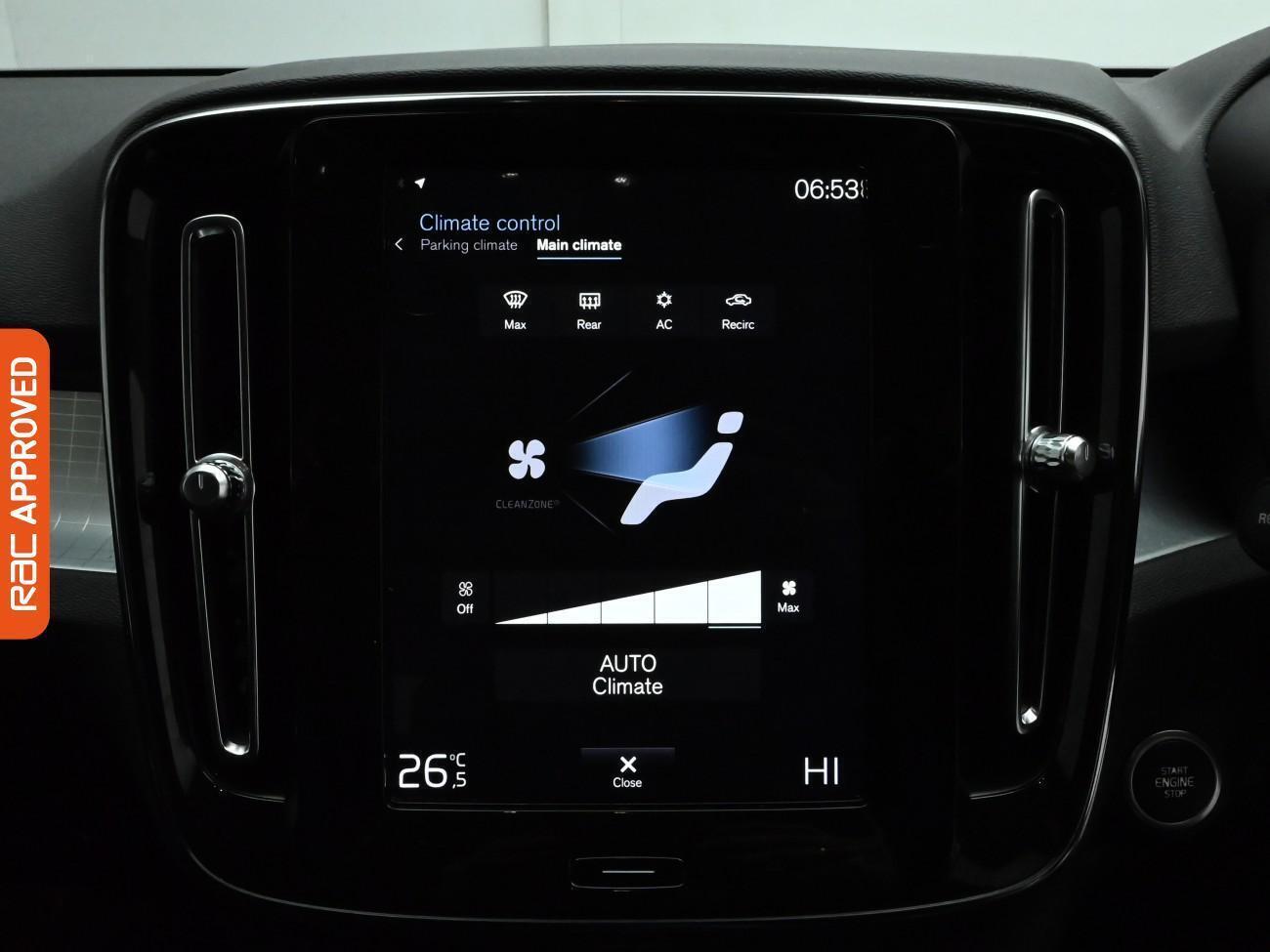 Volvo XC40 view 14
