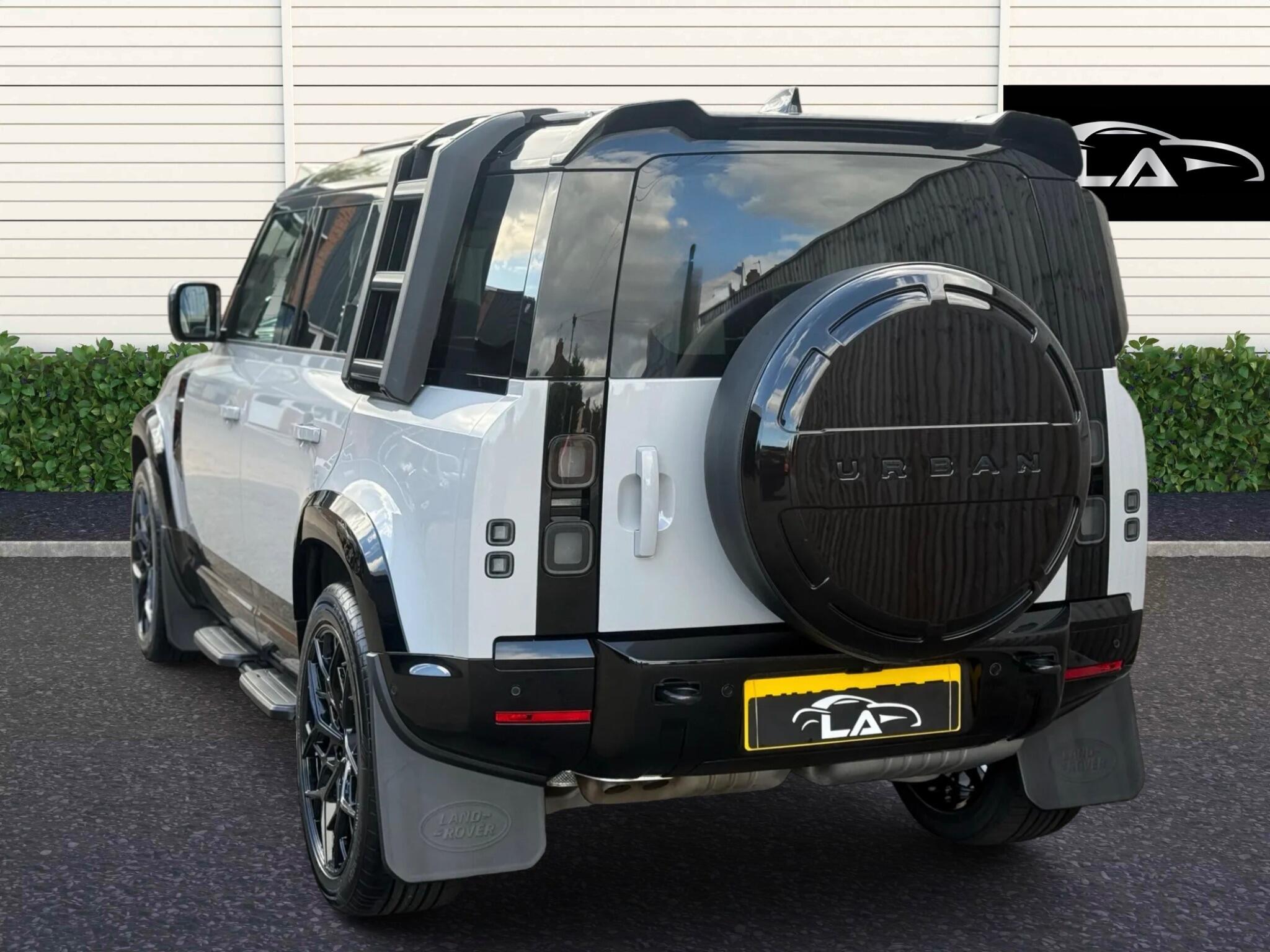 Land Rover Defender view 6