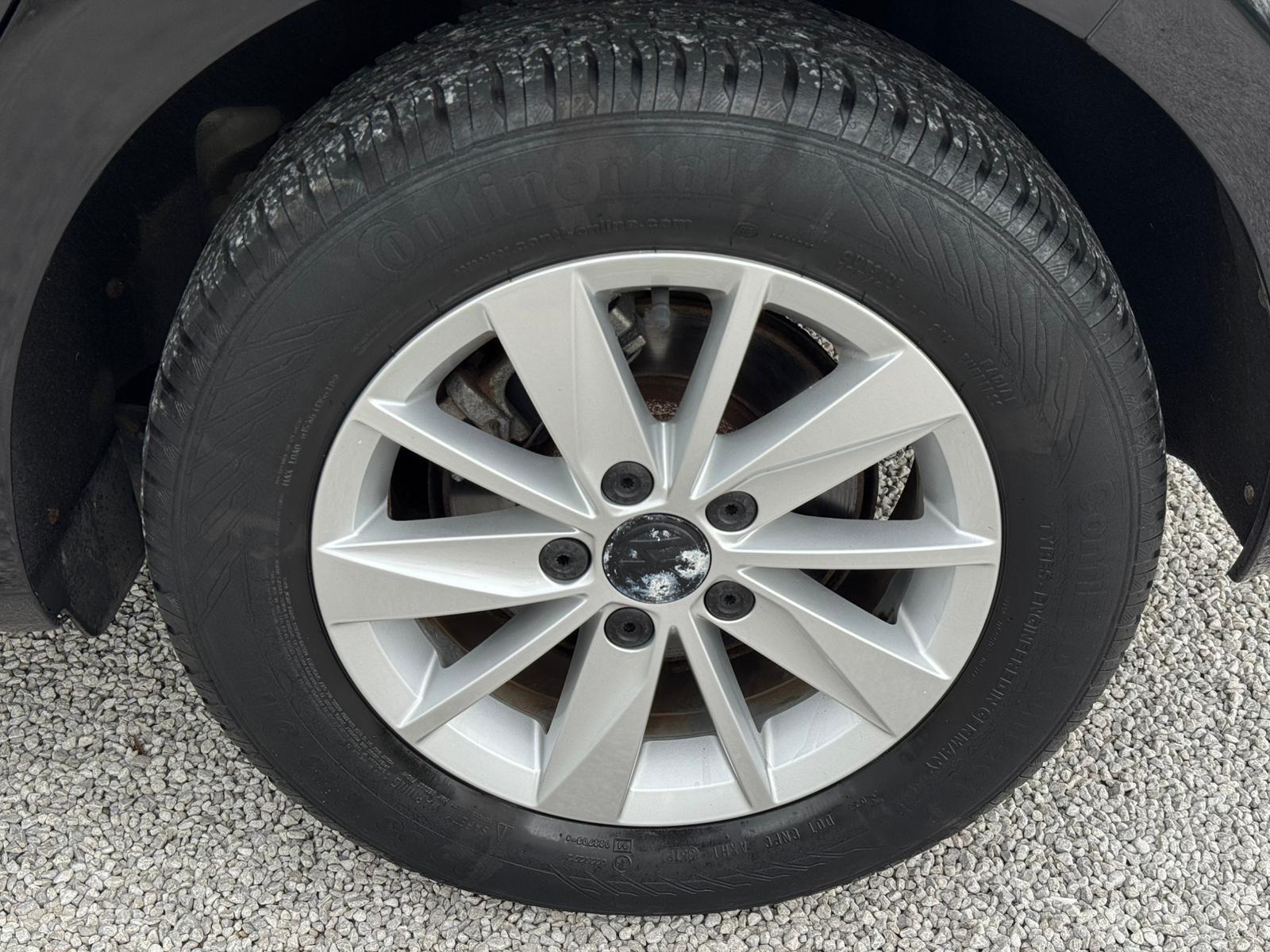 2013 Volkswagen Golf image 27