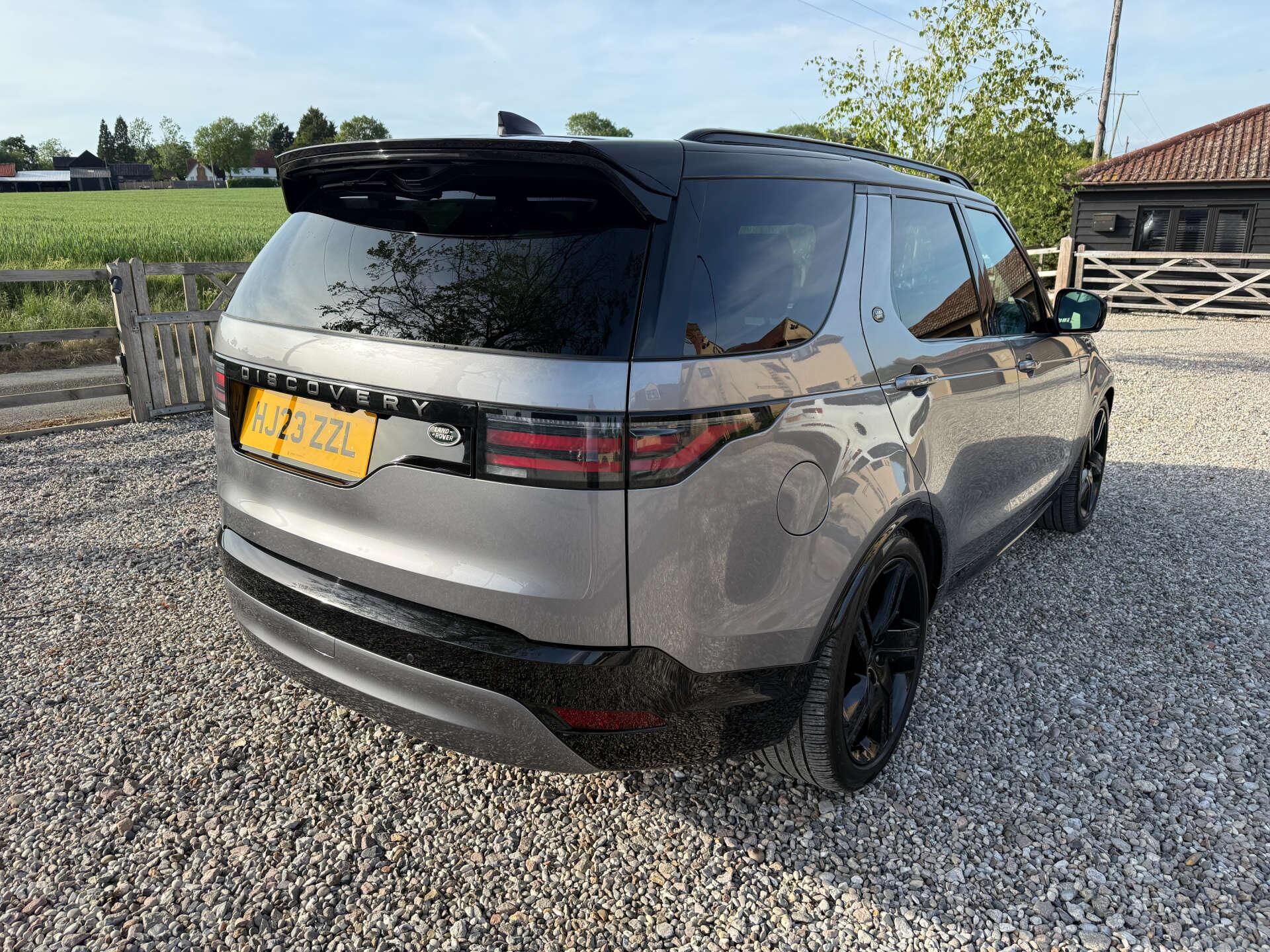 Land Rover Discovery view 4