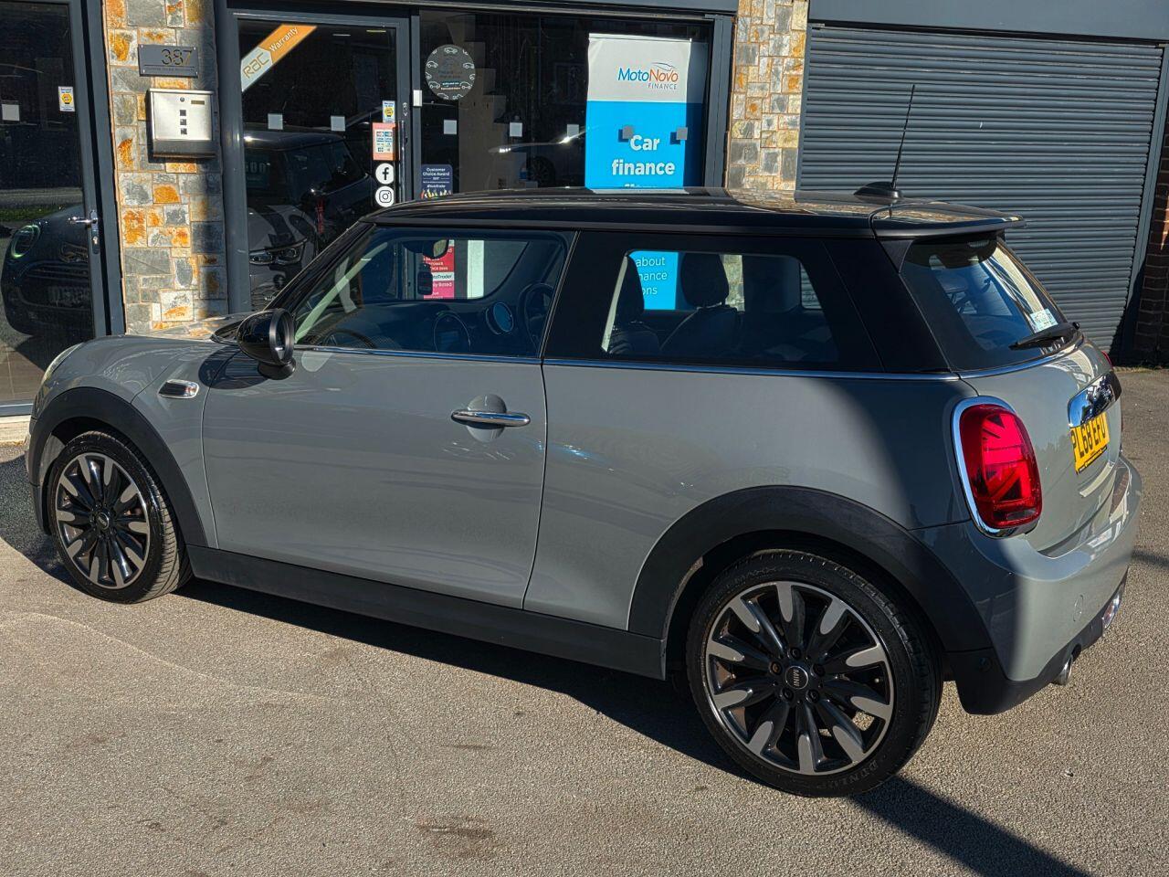 Mini Cooper view 24