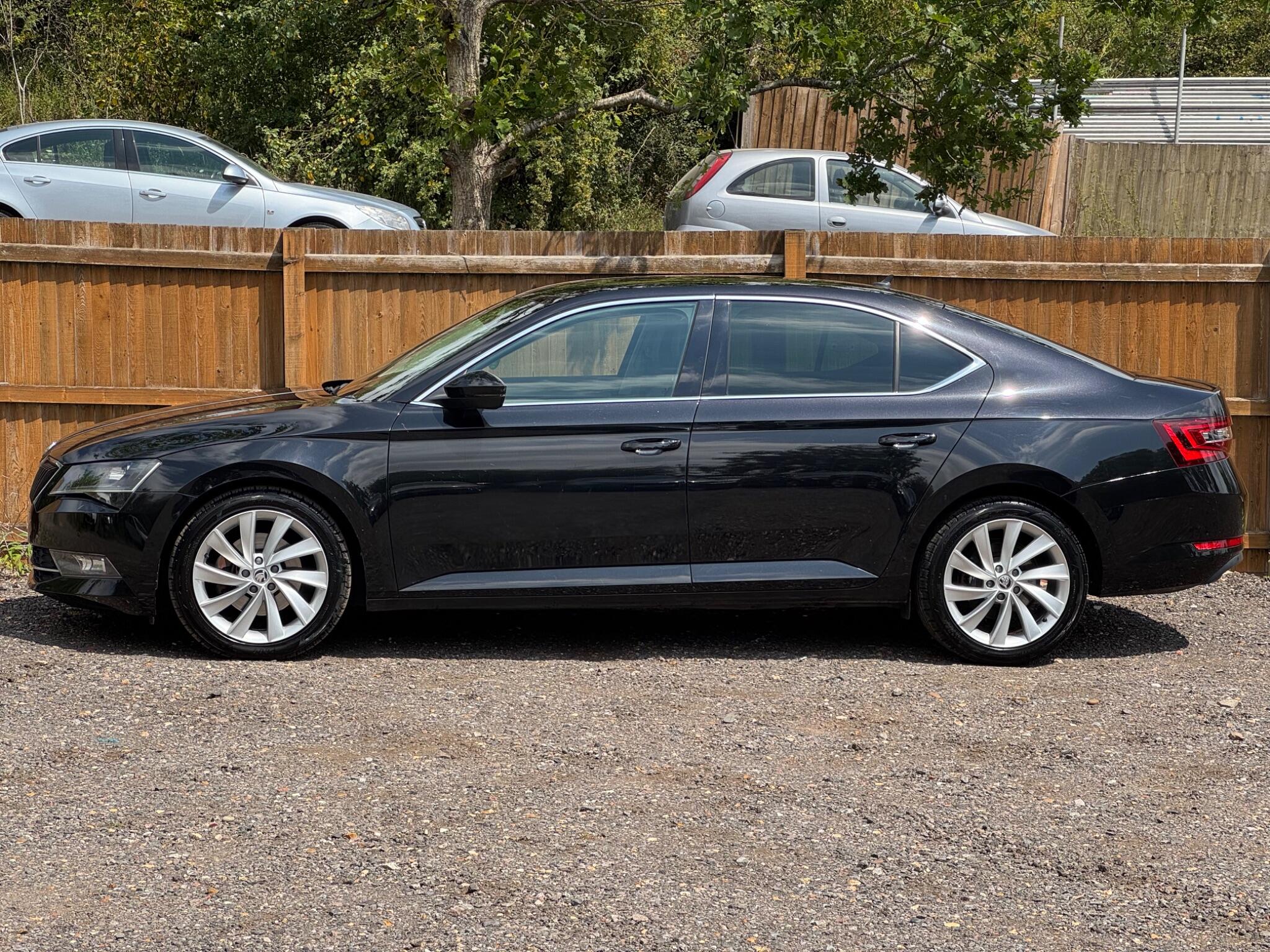 Skoda Superb view 7