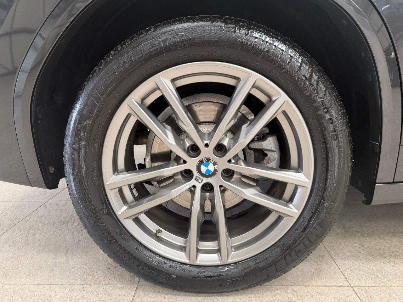 BMW X3 view 25