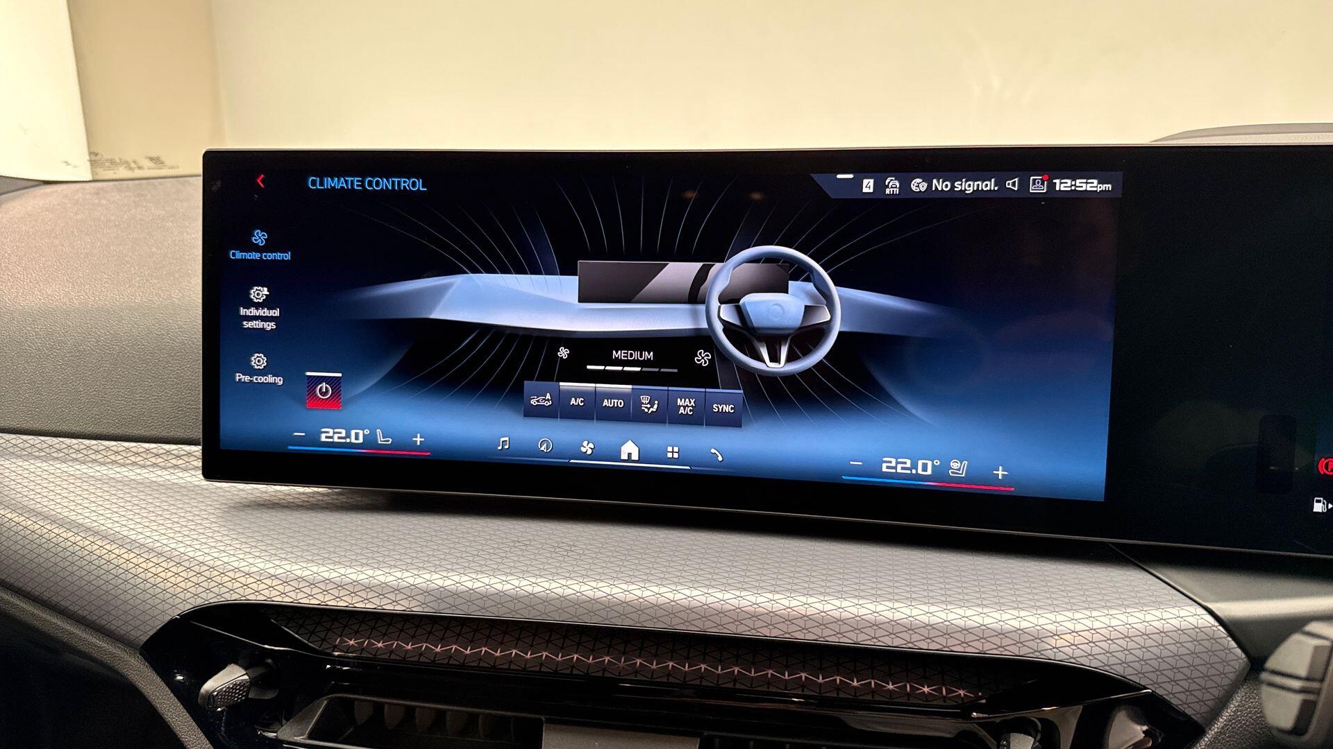 BMW 3 Series view 24