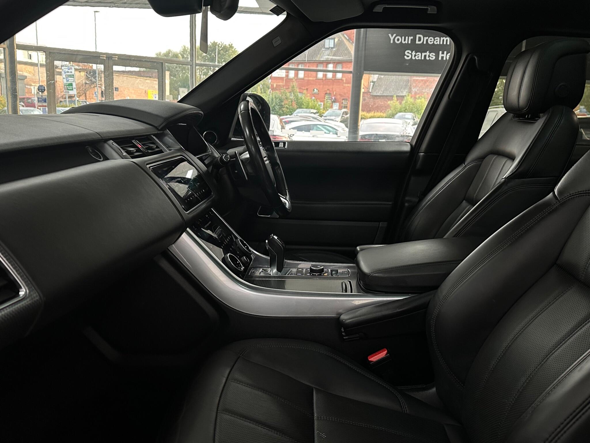 Land Rover Range Rover Sport view 43