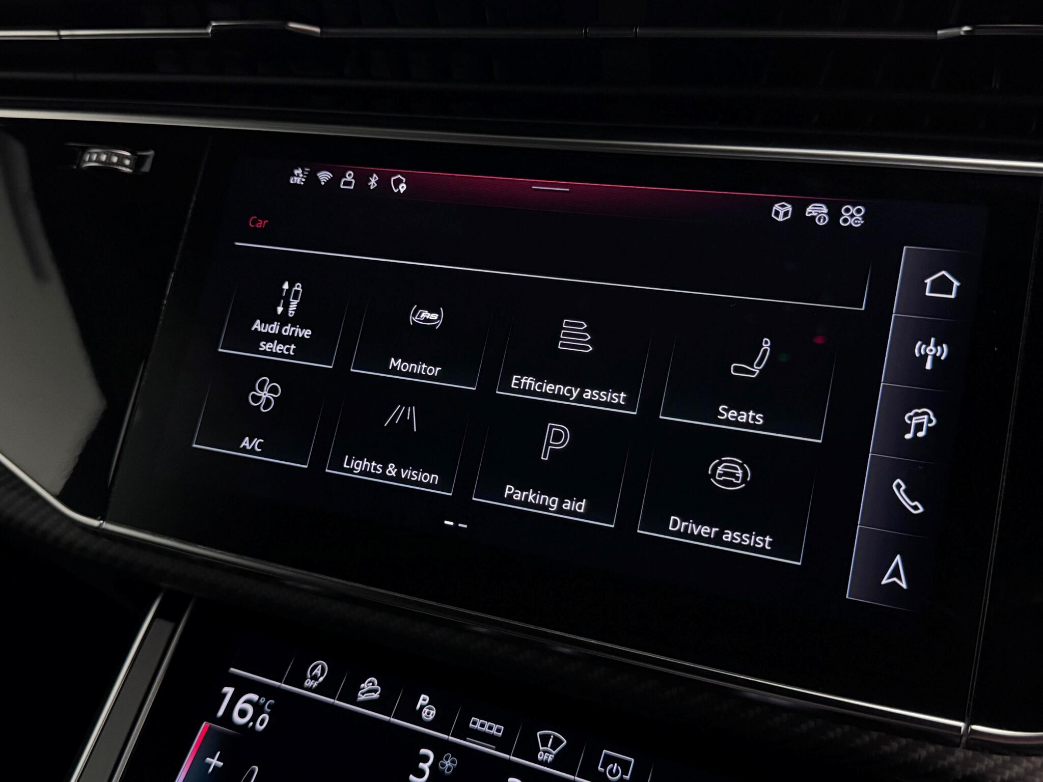 Audi RSQ8 view 60