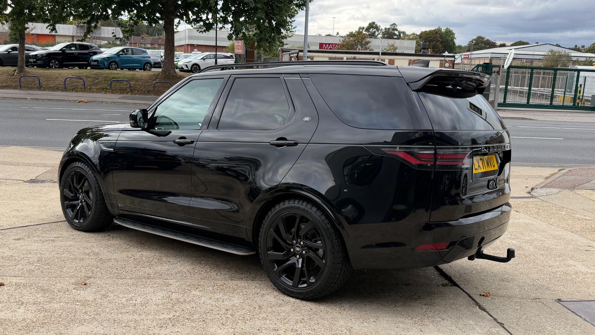 Land Rover Discovery view 10