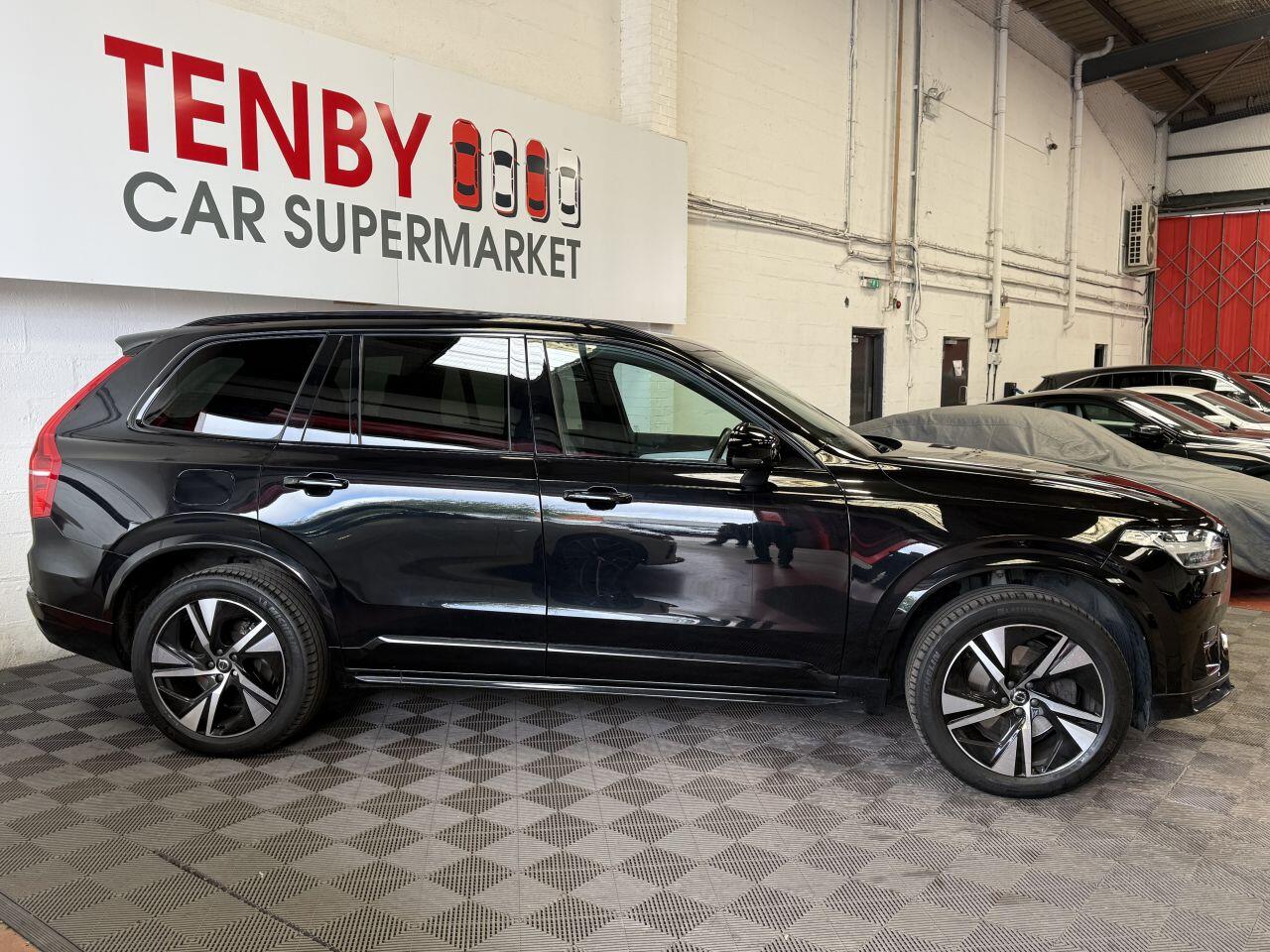Volvo XC90 view 11