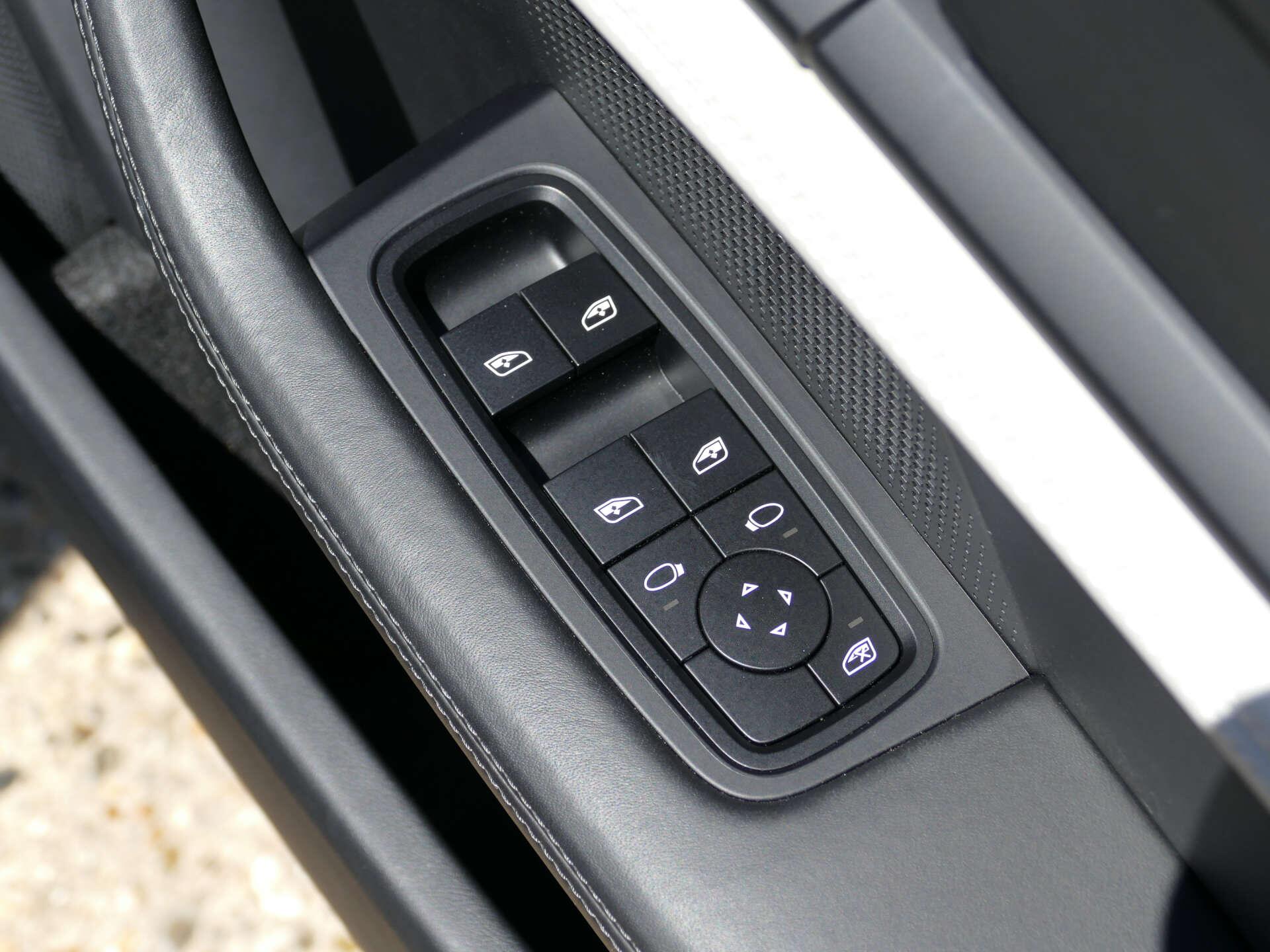 Porsche Taycan view 43