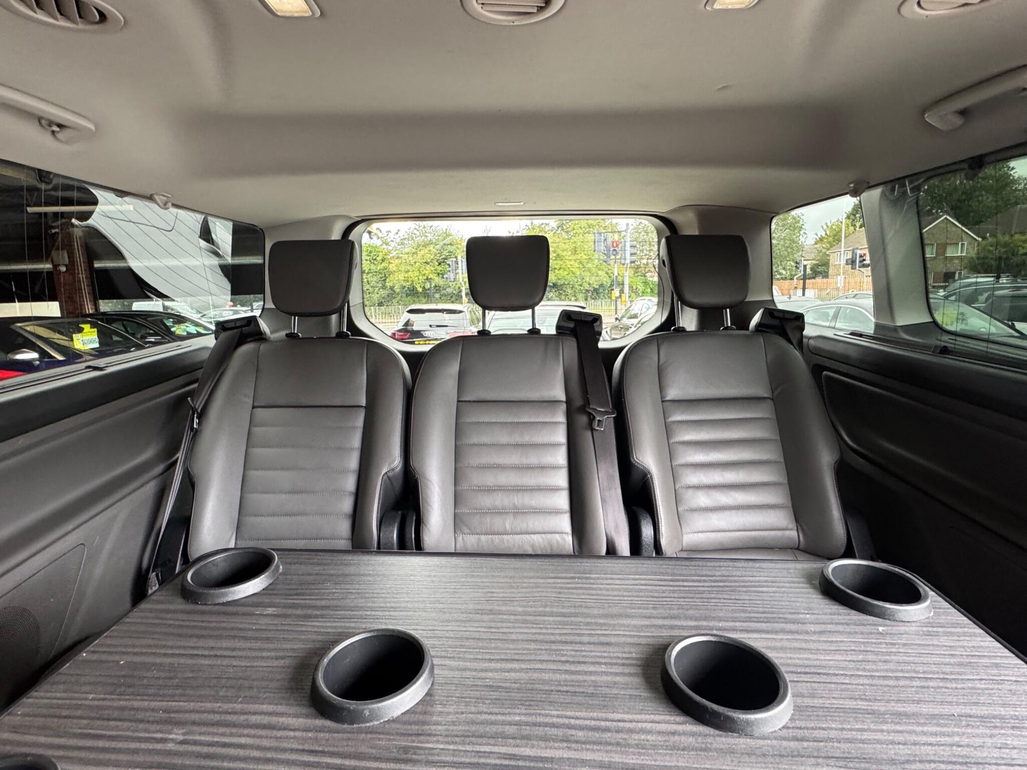 Ford Tourneo Custom view 14