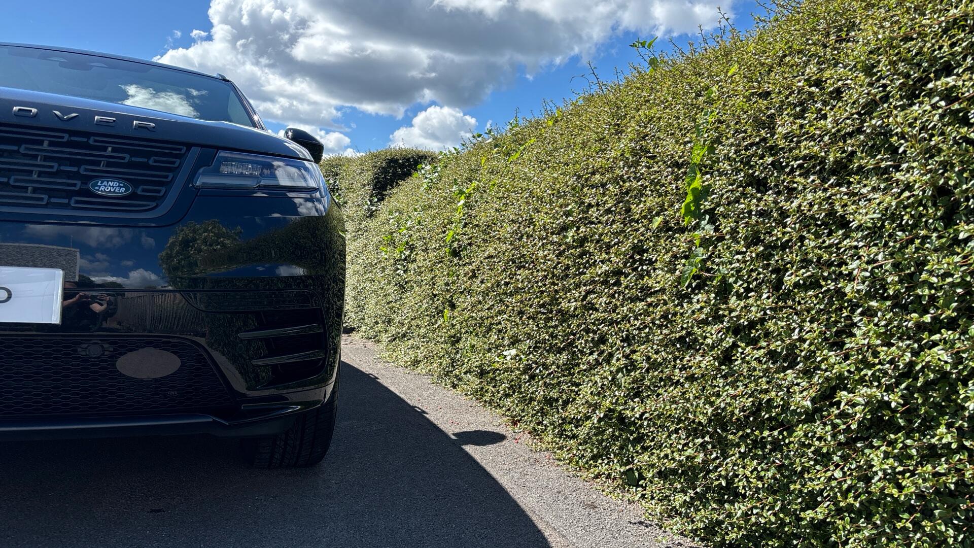 Land Rover Range Rover Velar view 41