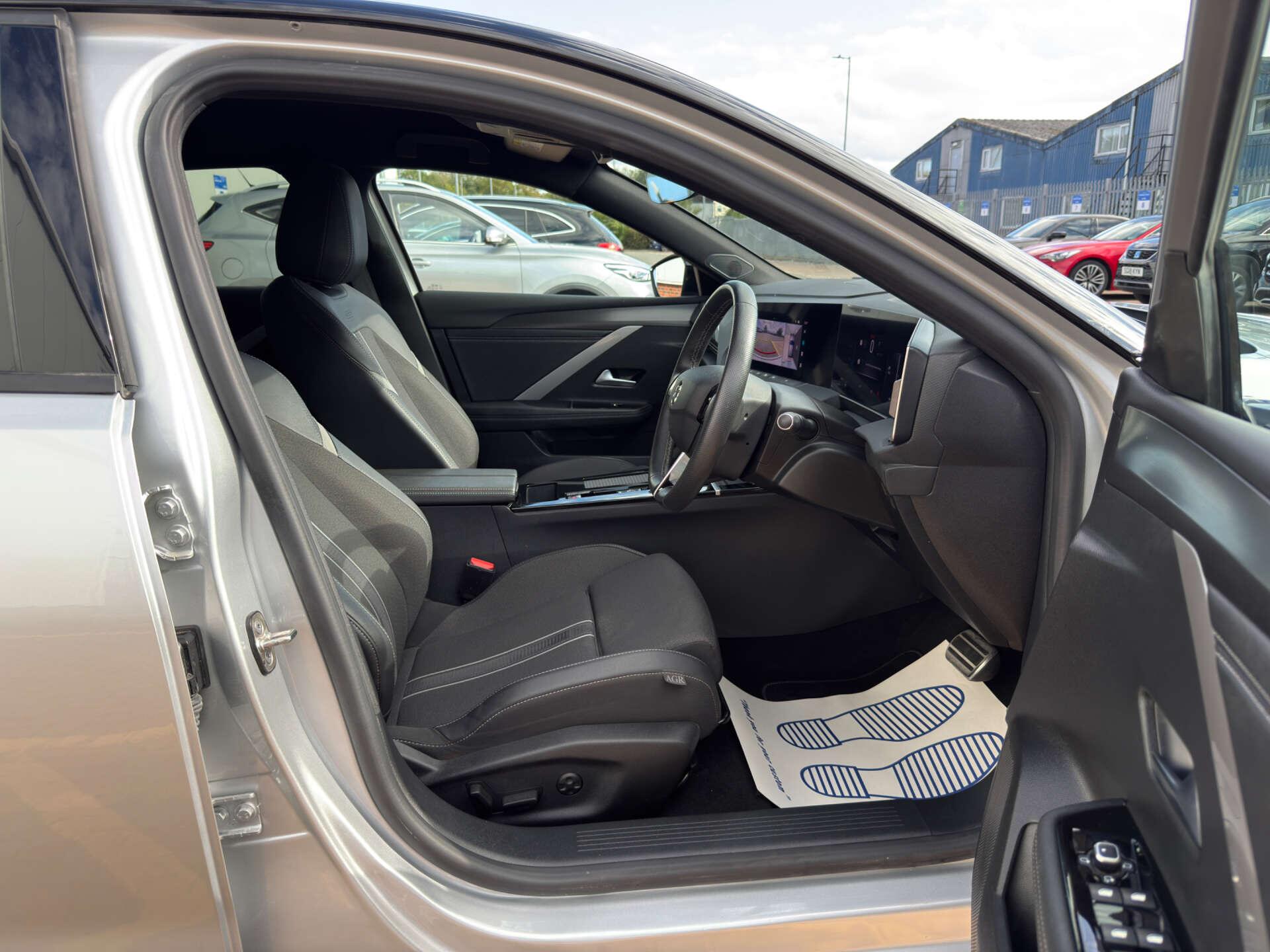 Vauxhall Astra Electric view 18