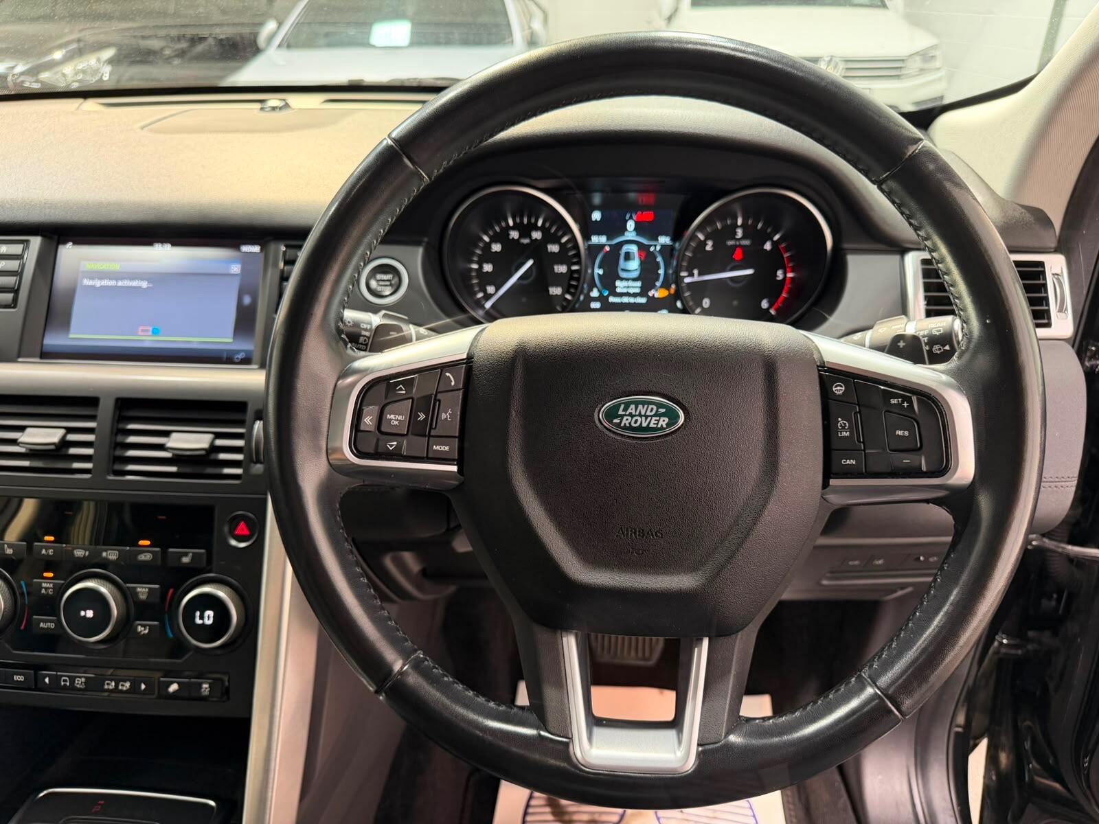 Land Rover Discovery Sport view 34