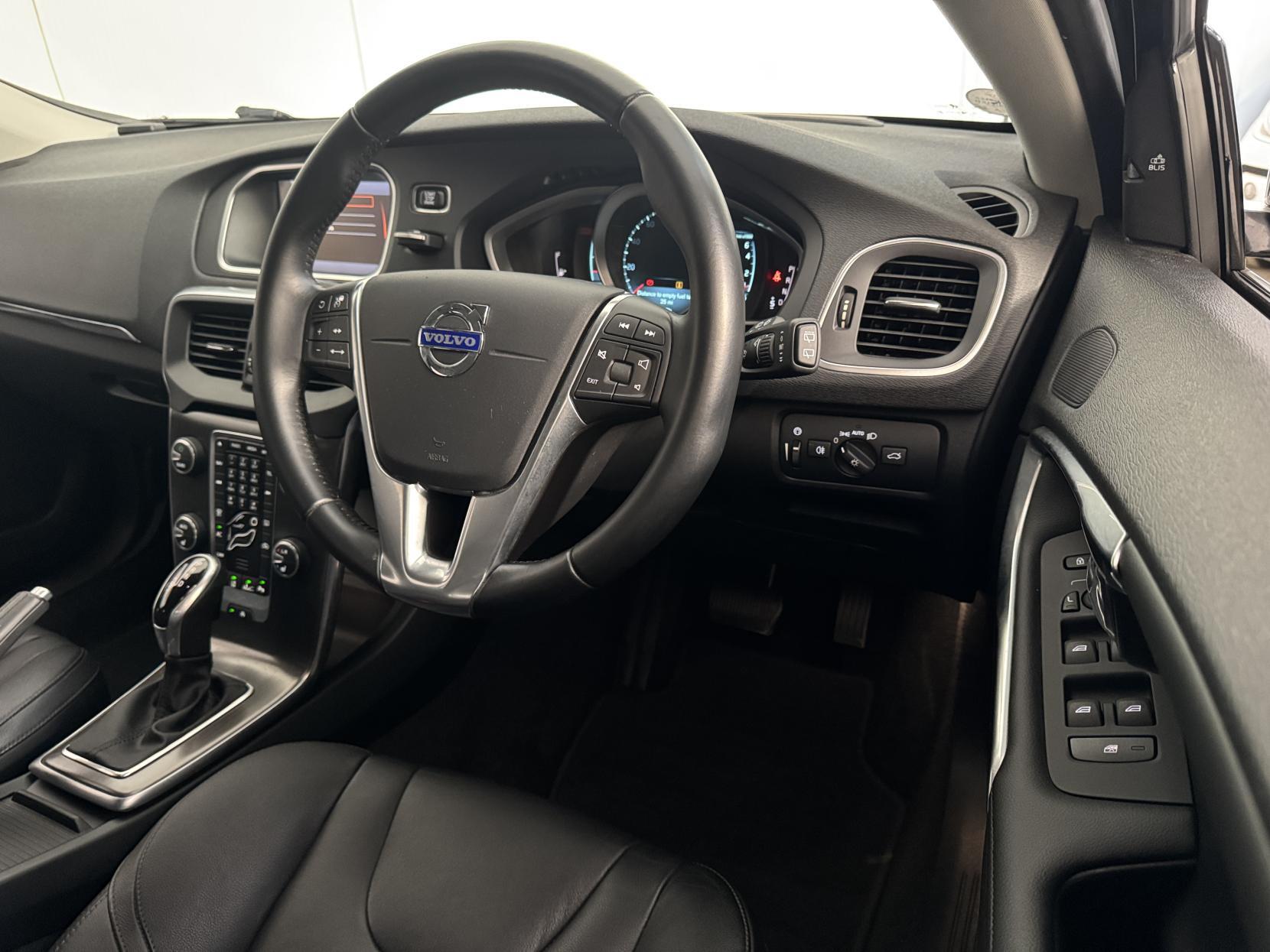 Volvo V40 view 58