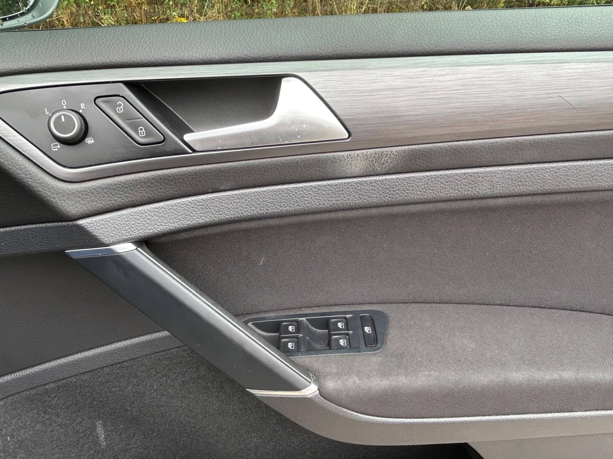 Volkswagen Golf view 52