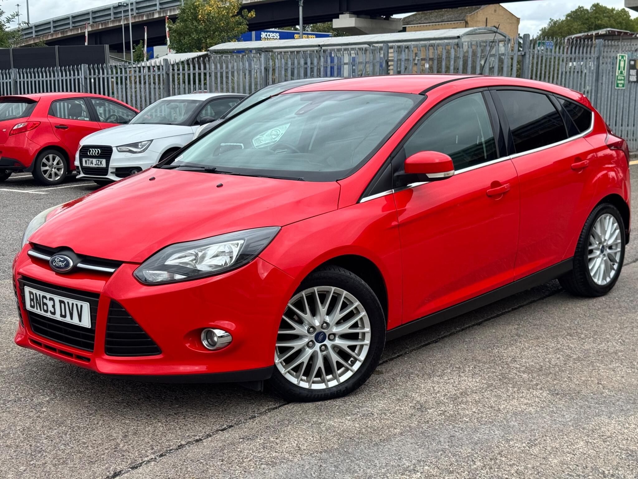 Ford Focus view 3