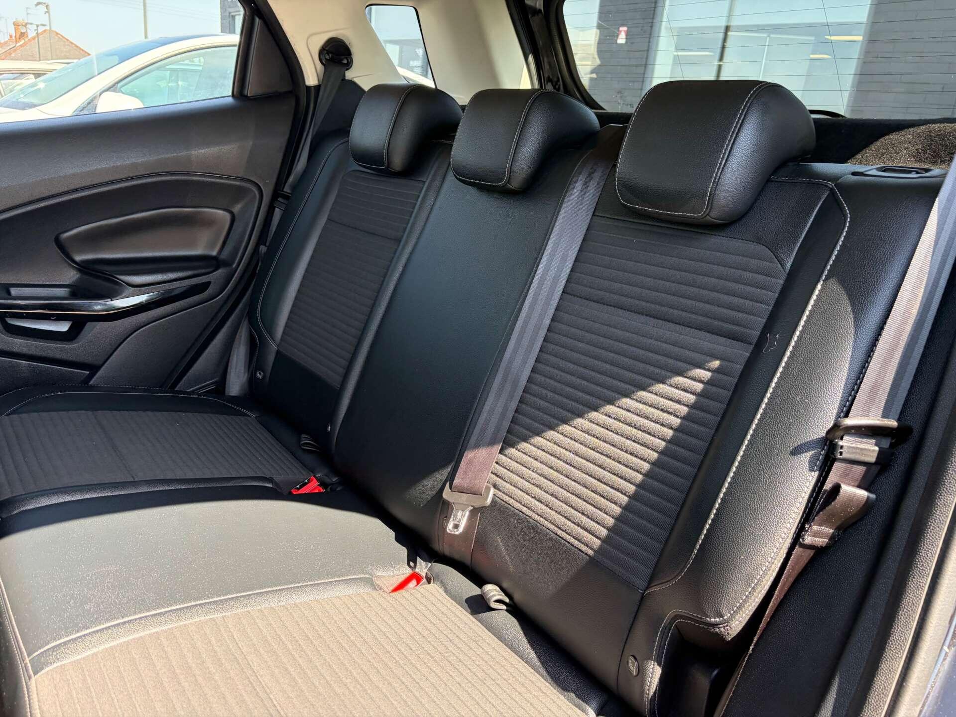 Ford Ecosport view 22
