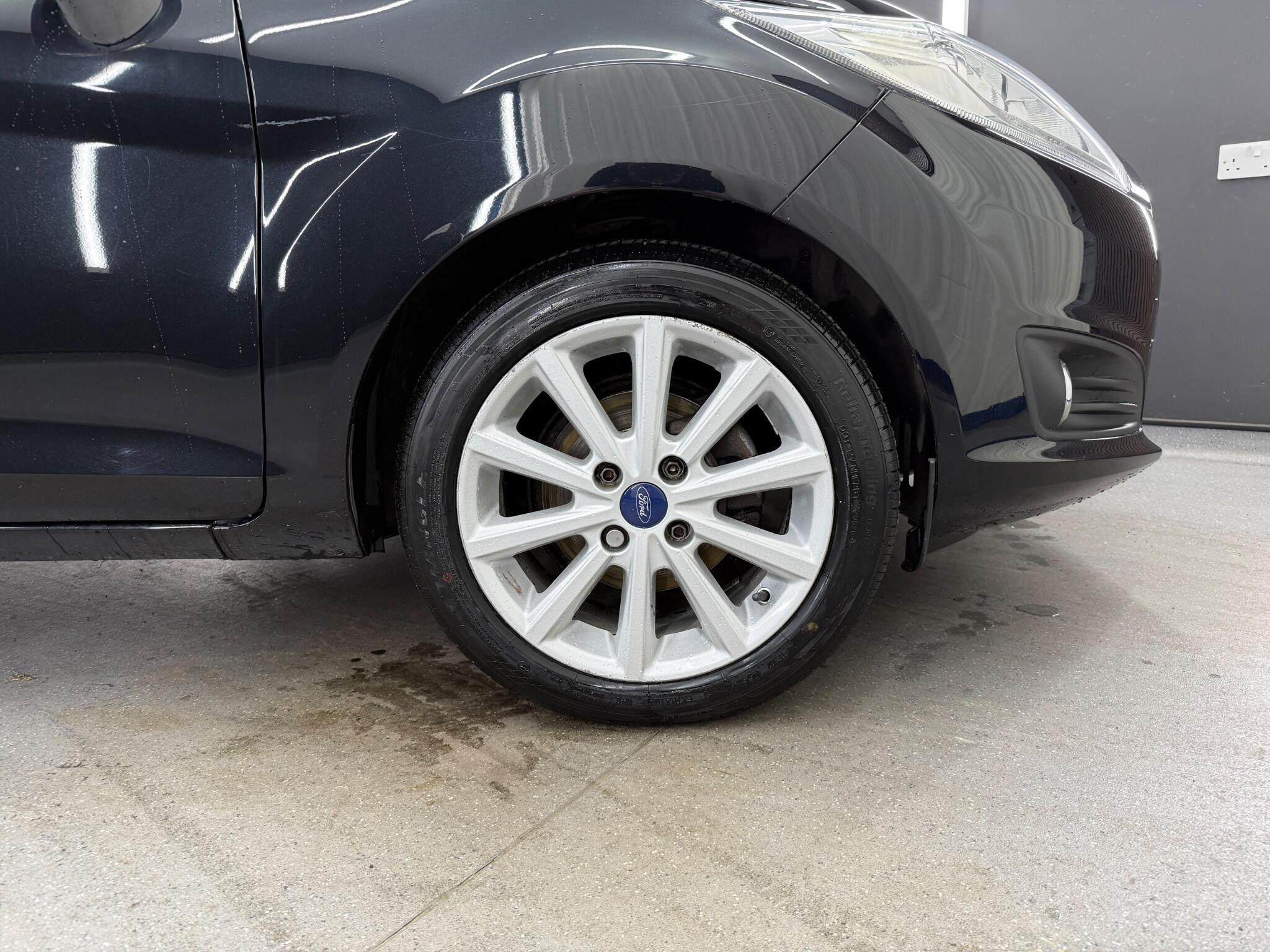 Ford Fiesta view 17