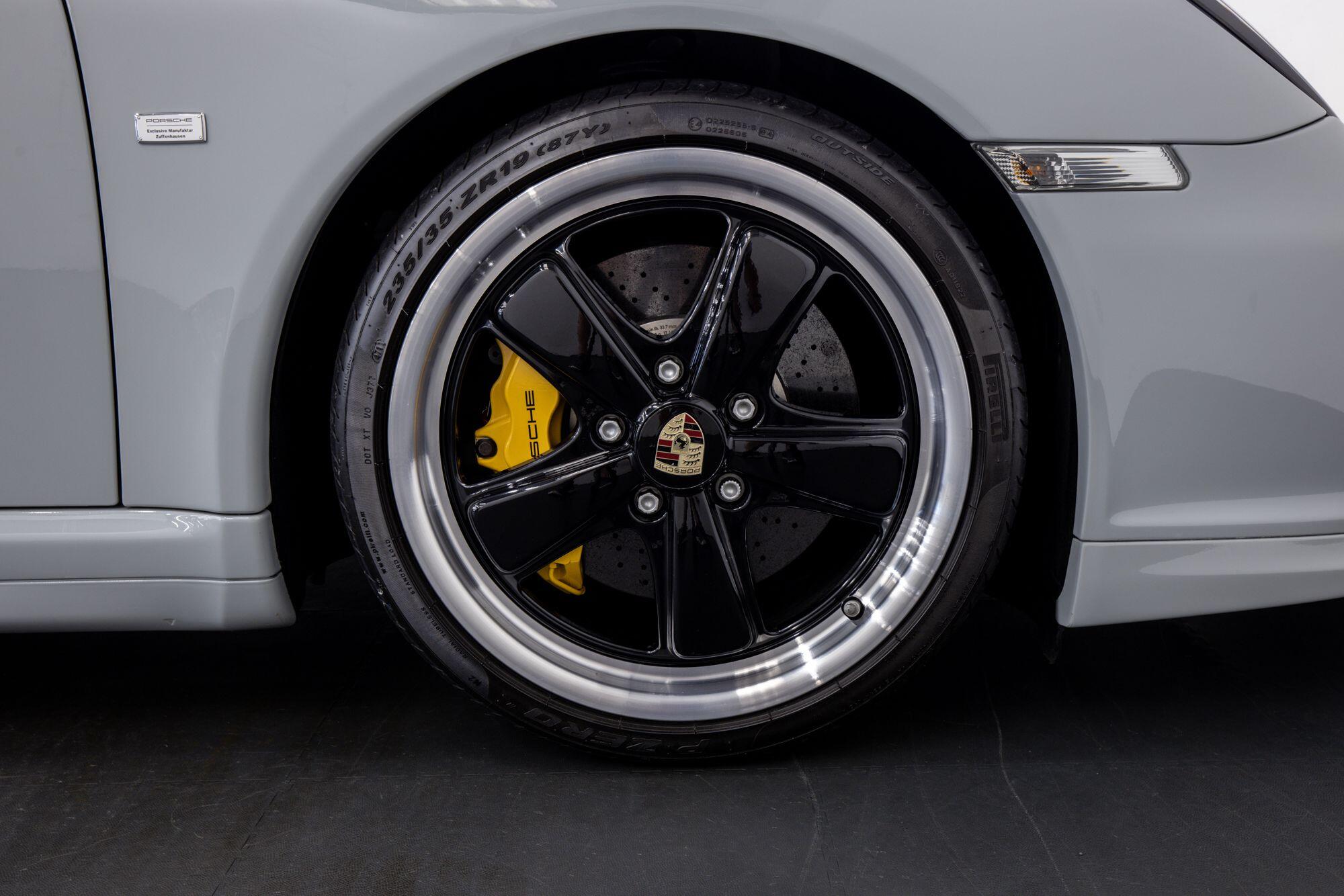 Porsche 911 view 65