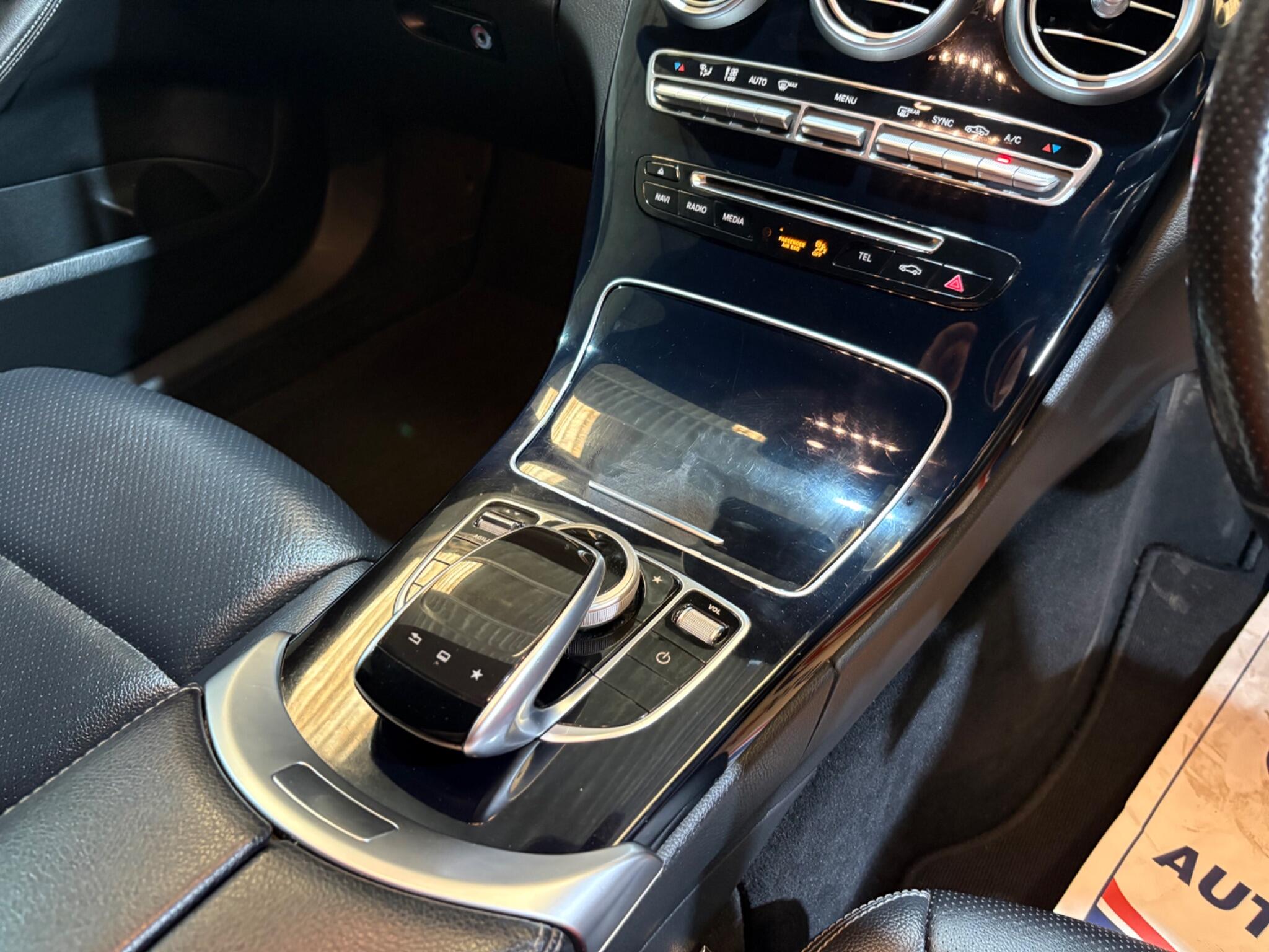Mercedes-Benz C Class view 21