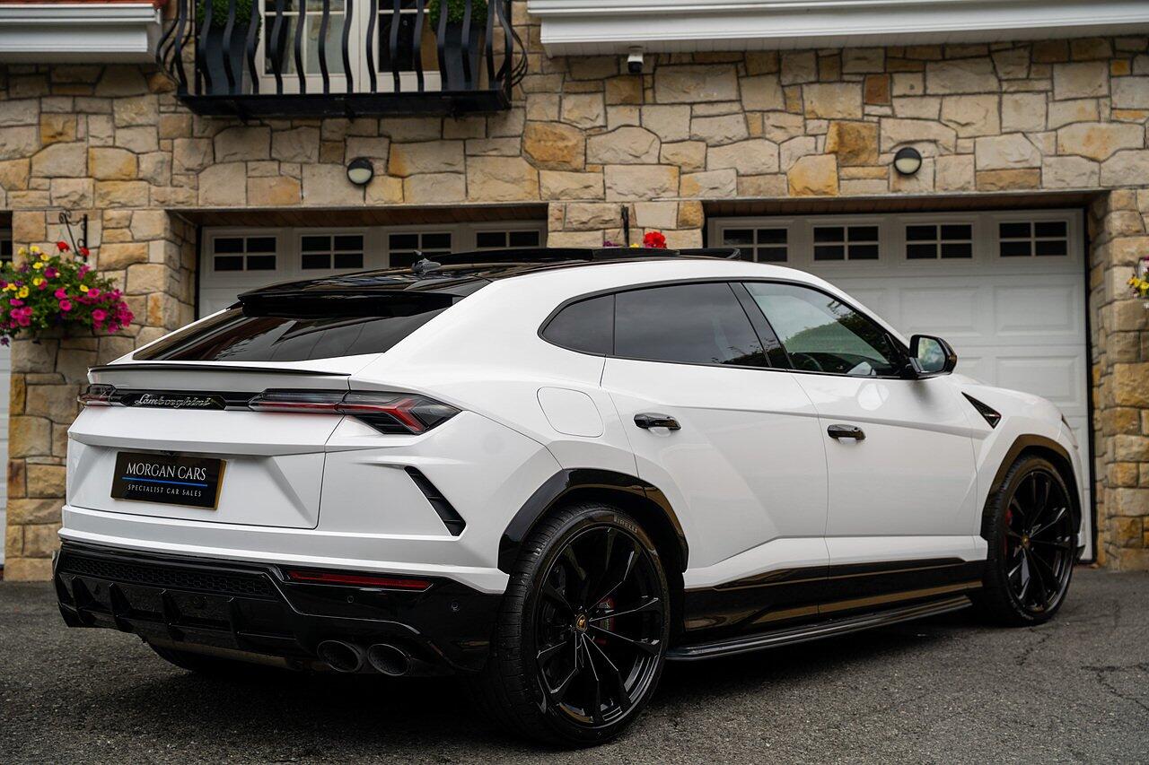 Lamborghini Urus view 16