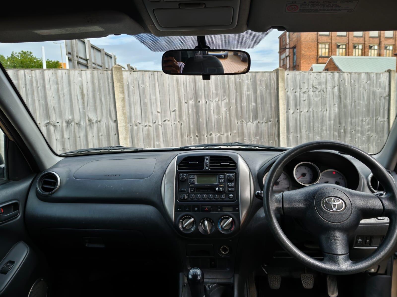 Toyota Rav4 view 15