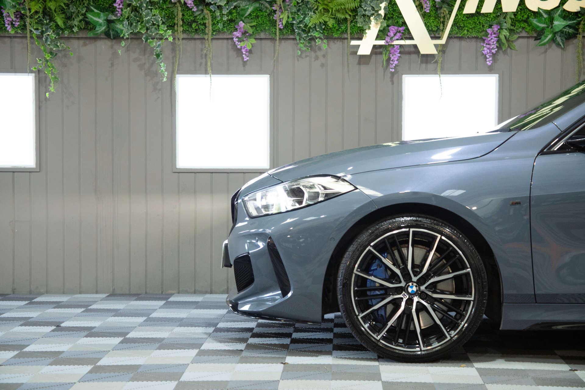BMW 1 Series view 14