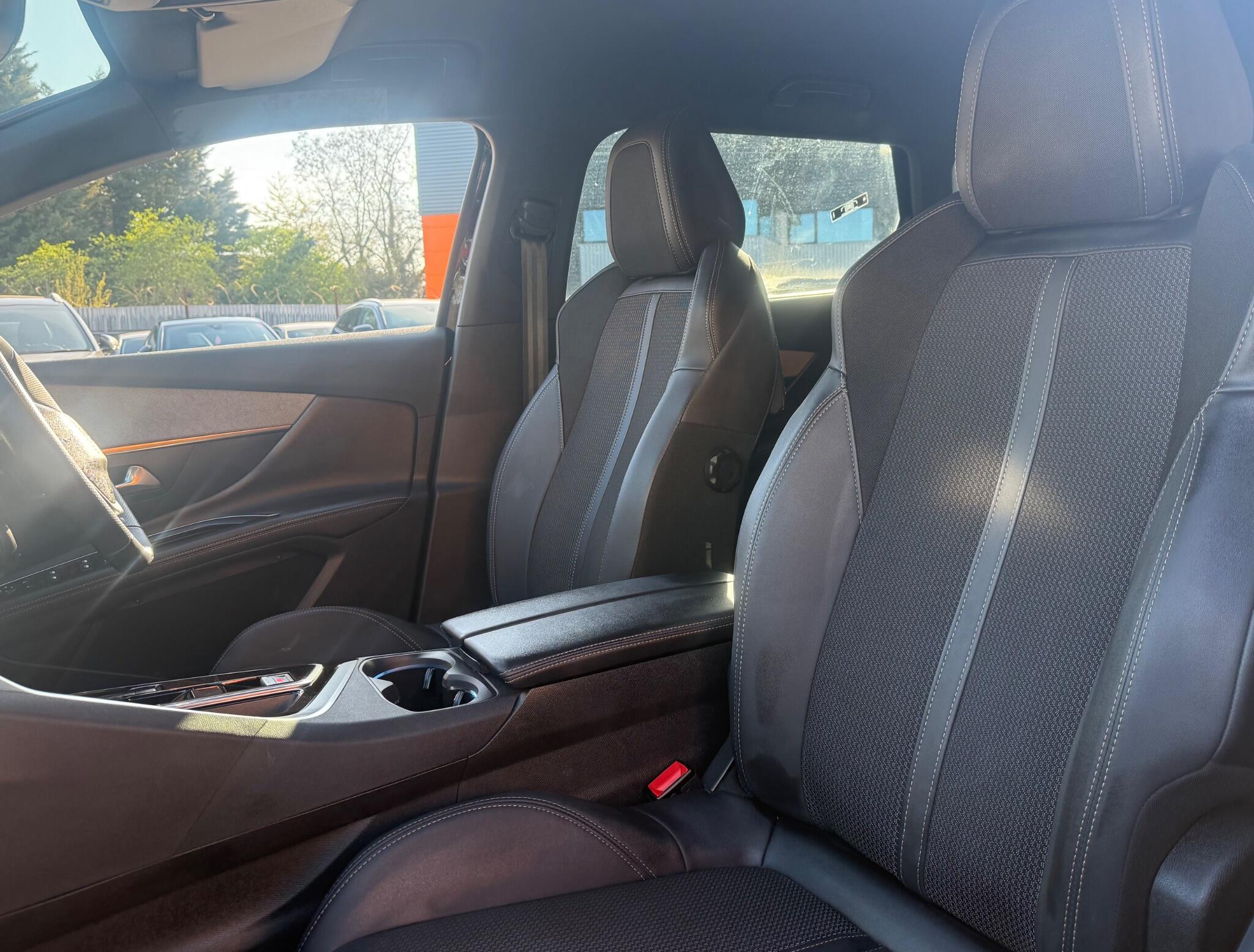 Peugeot 5008 view 13