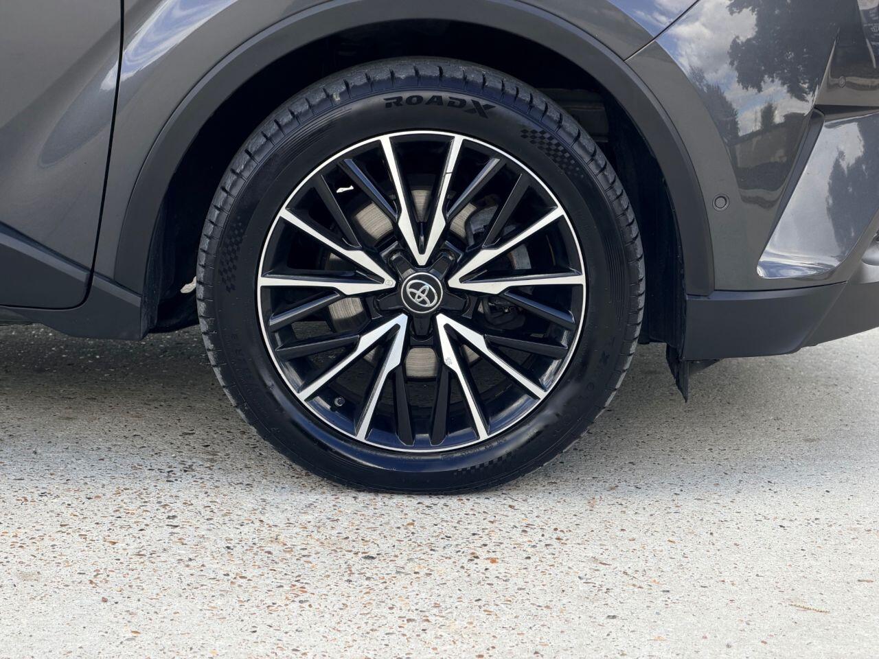 Toyota C-HR view 14